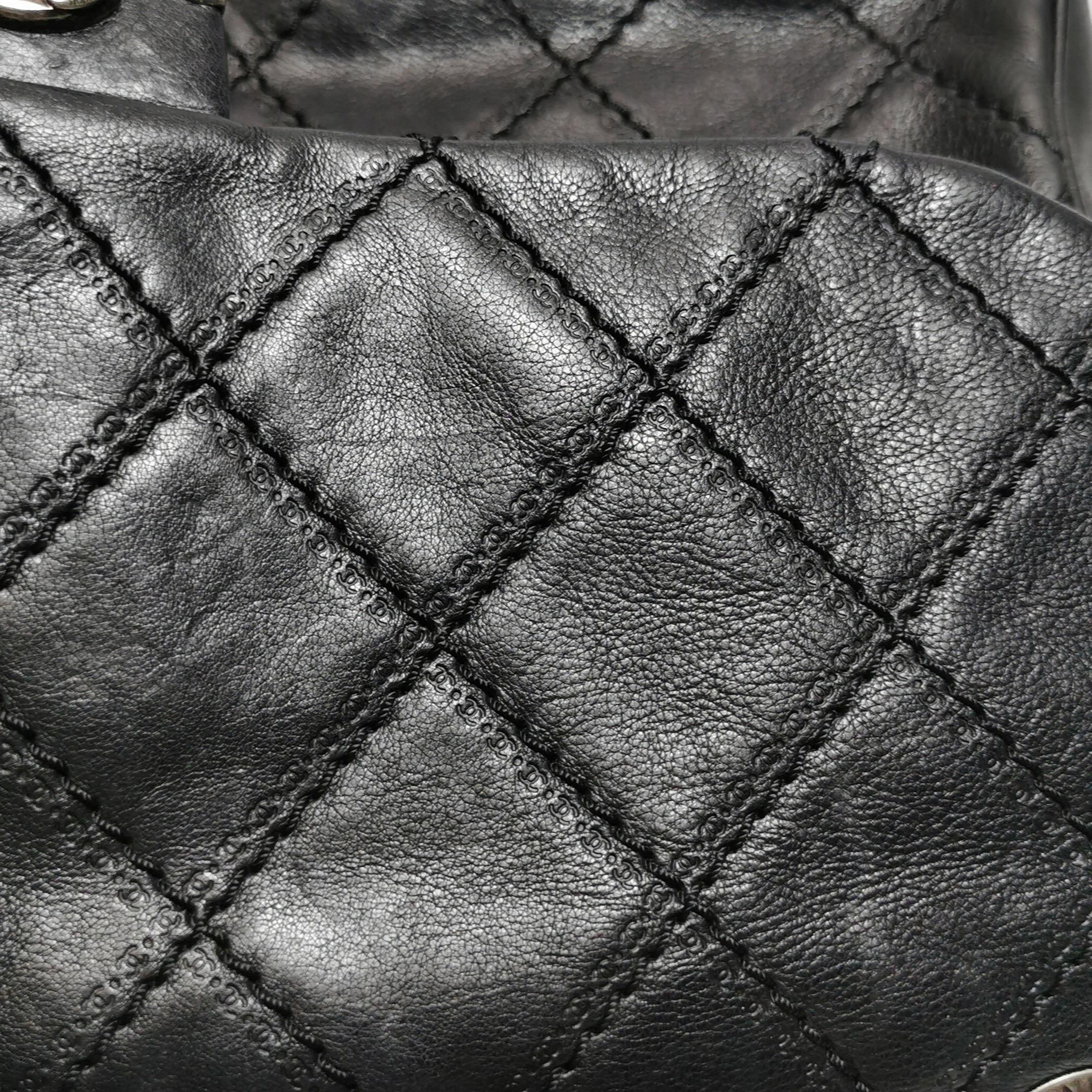 Chanel 2013 Paris-Edinburgh Borsa a spalla grande in pelle di vitello con patta nera in vendita 15