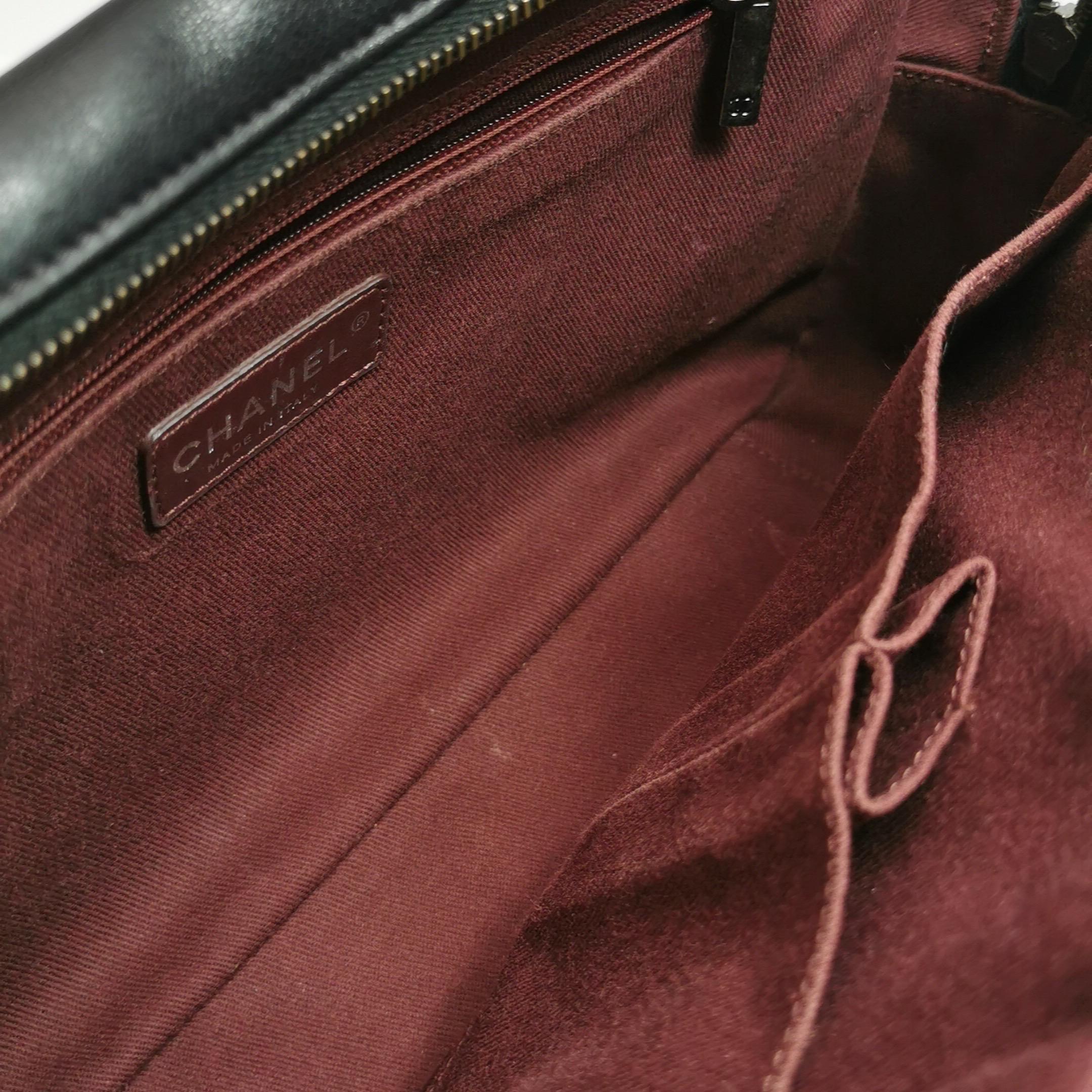 Chanel 2013 Paris-Edinburgh Borsa a spalla grande in pelle di vitello con patta nera in vendita 2