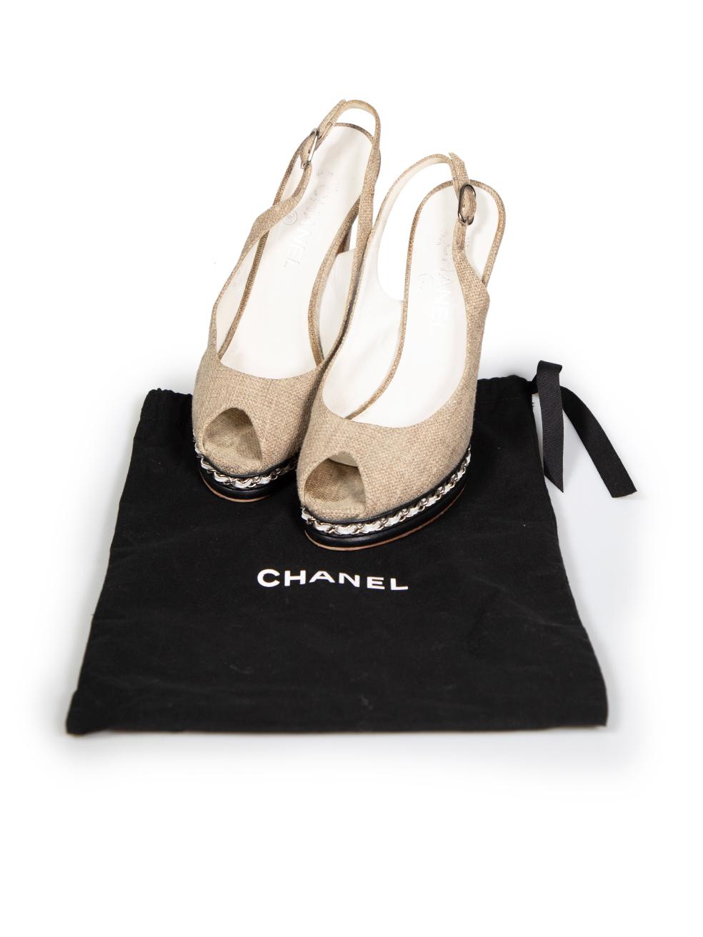 Chanel 2014 Beige Chain Detail Slingback Sandals Size IT 38 For Sale 3