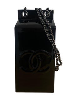 Chanel 2014 – Schwarze Lackleder-Tasche im Milchkarton-Design aus der „Supermarket Collection“ 2014