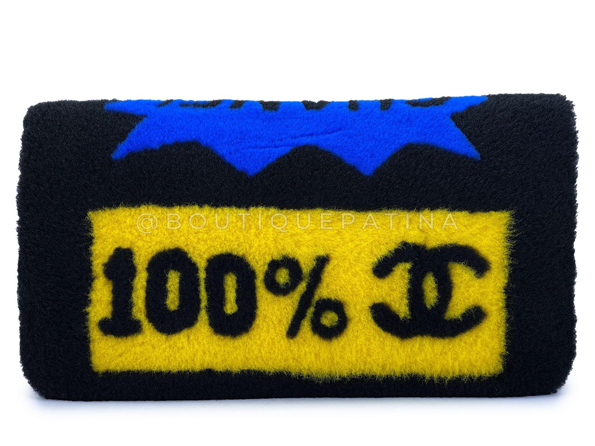 Chanel 2014 - Pochette géante en fourrure de supermarché noire SHW Comic 68596 Excellent état - En vente à Costa Mesa, CA