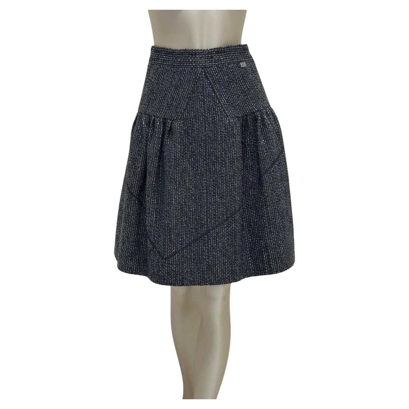 CHANEL 2014 Black Tweed Mid-Length Skirt - Size 36FR Pre-owned en vente