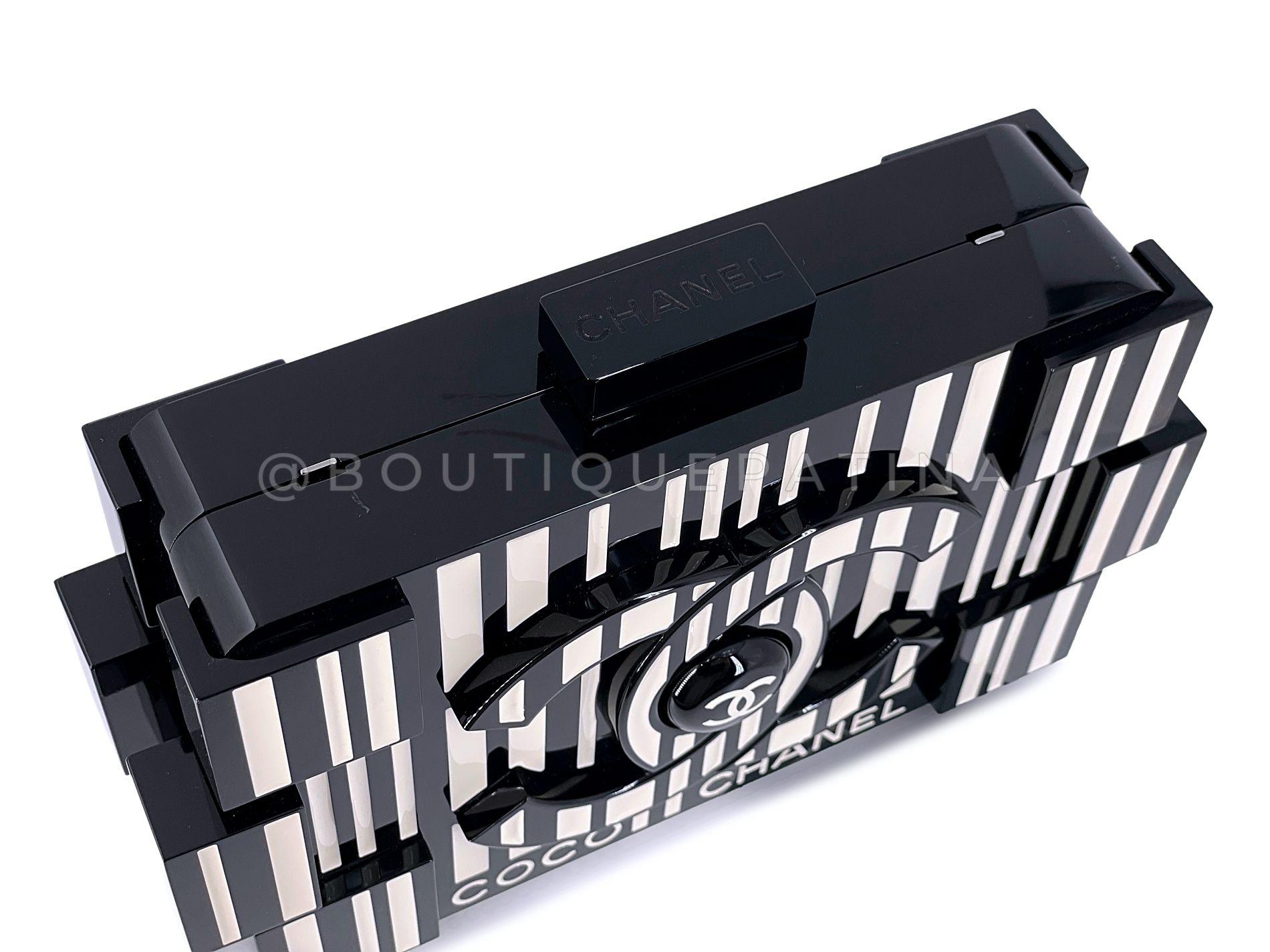 Chanel 2014 Boy Brick Barcode Lego Minaudière Clutch Bag Supermarket 67667 In Excellent Condition For Sale In Costa Mesa, CA