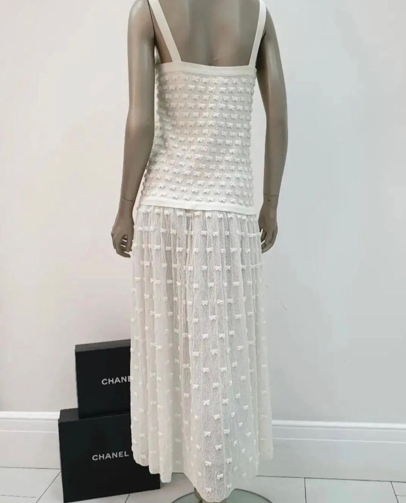 Chanel dress from Spring of 2014

sz.38

Very good condition. 