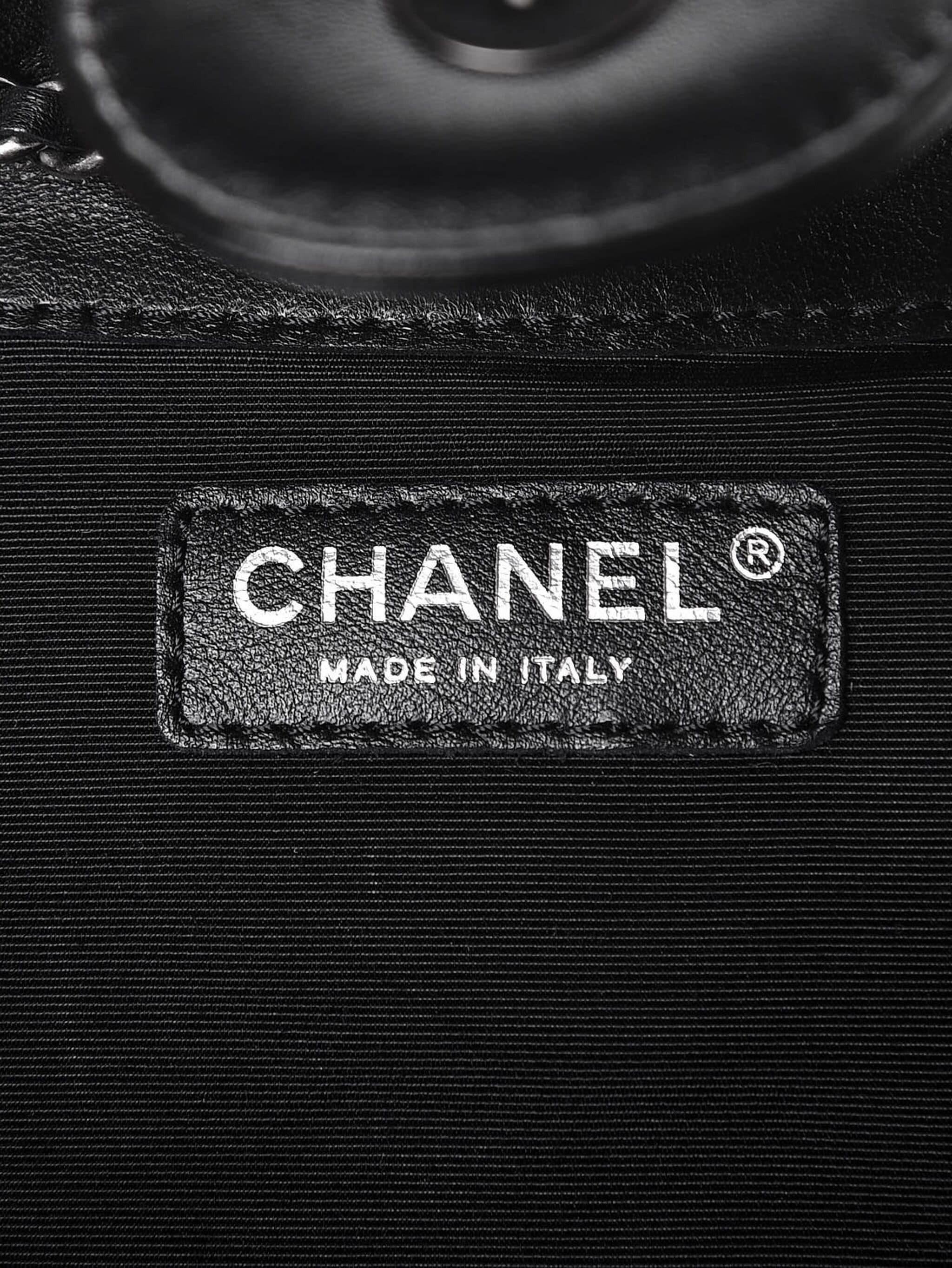 Chanel 2014 Dallas Drawstring Bucket Quilted Rare Fringe Lambskin Leather Bag For Sale 9