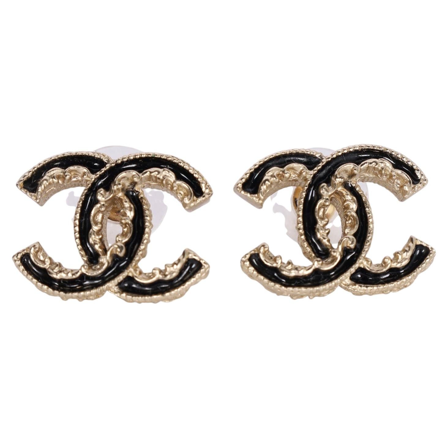 Chanel 2014 Gold Tone Interlocking CC Black Enamel Stud Earrings For Sale