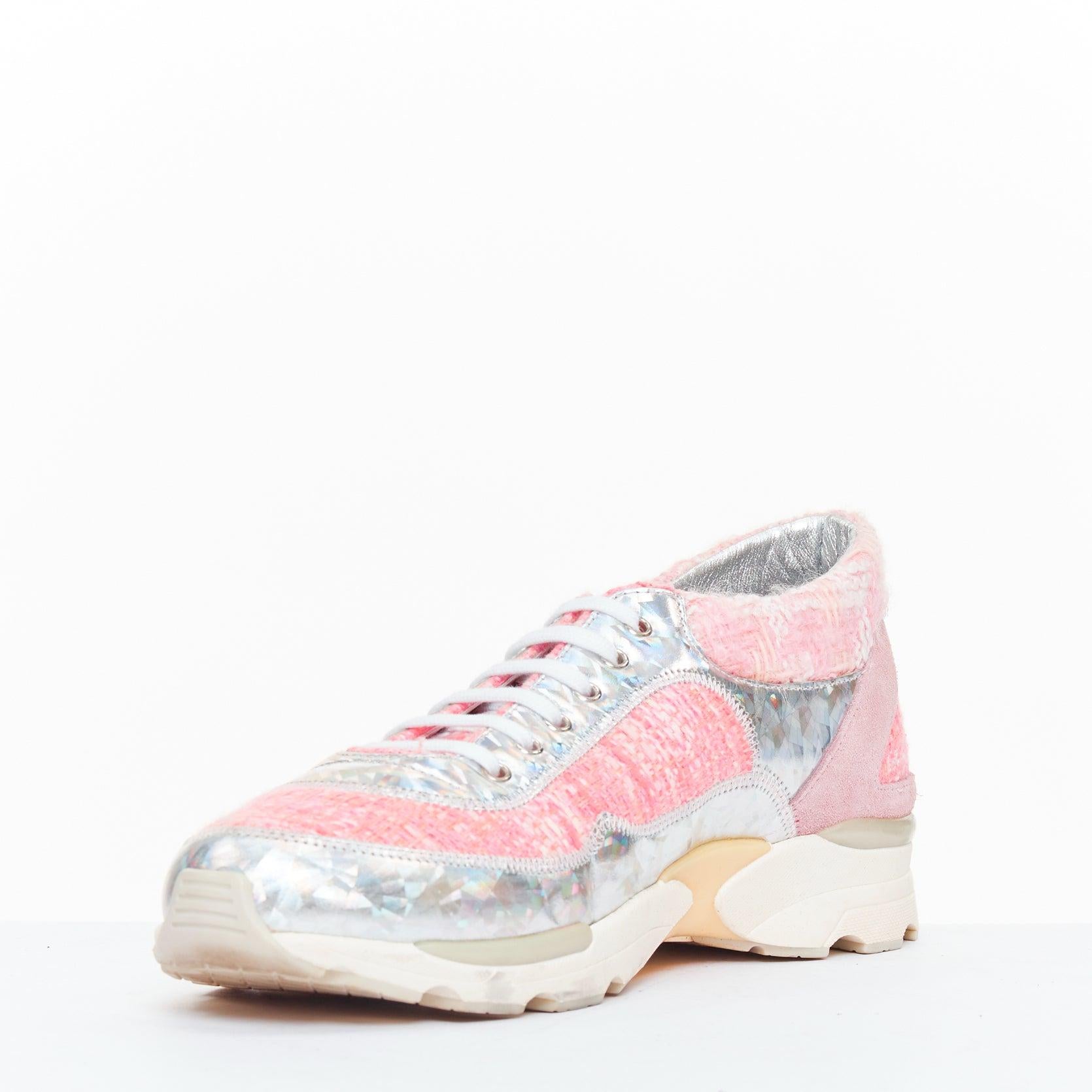 Chanel 2014 scarpe da ginnastica in pelle rosa tweed argento olografico EU38.5 in vendita 5