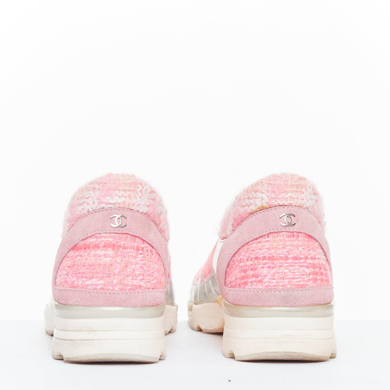 Chanel 2014 scarpe da ginnastica in pelle rosa tweed argento olografico EU38.5 in vendita 6