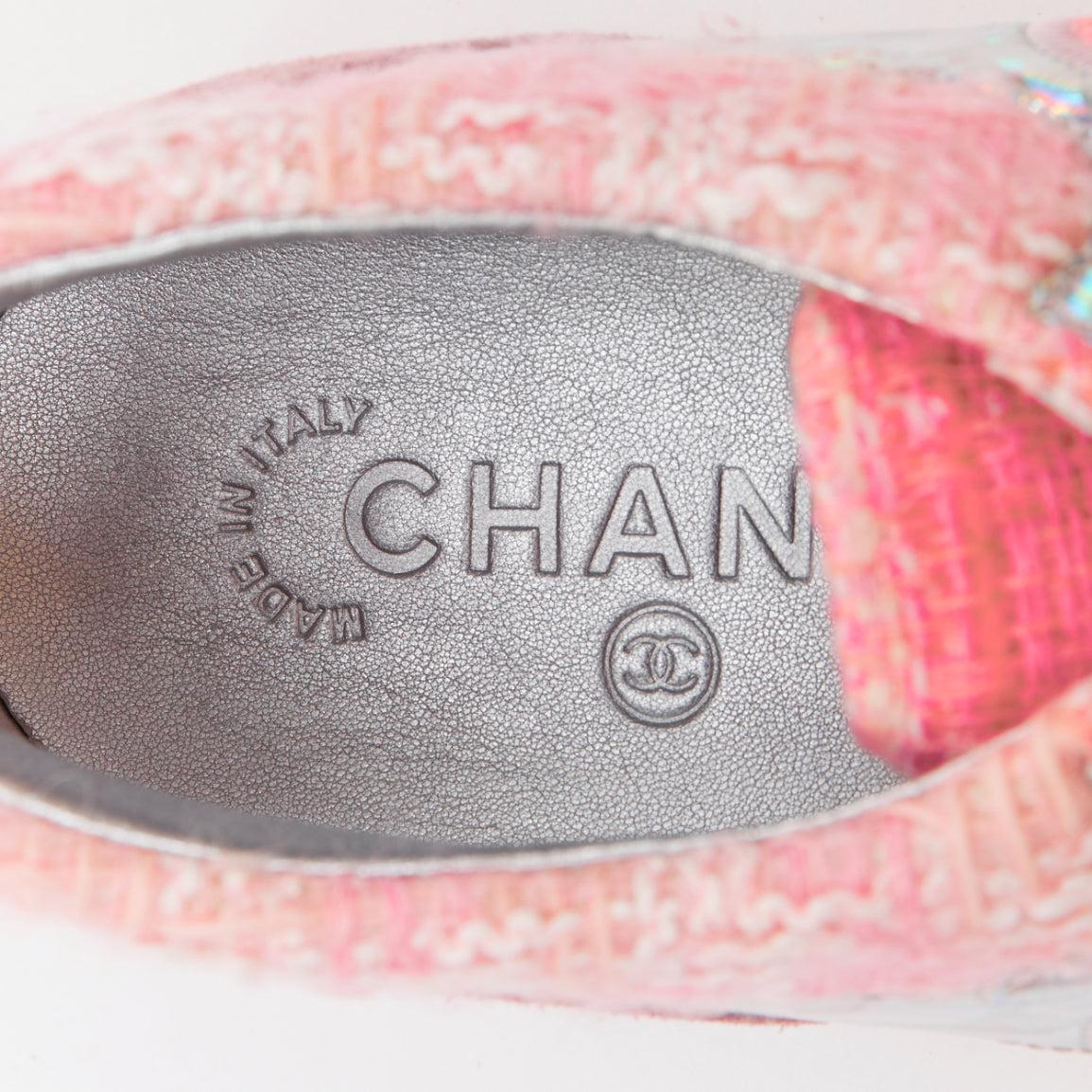 Donna Chanel 2014 scarpe da ginnastica in pelle rosa tweed argento olografico EU38.5 in vendita