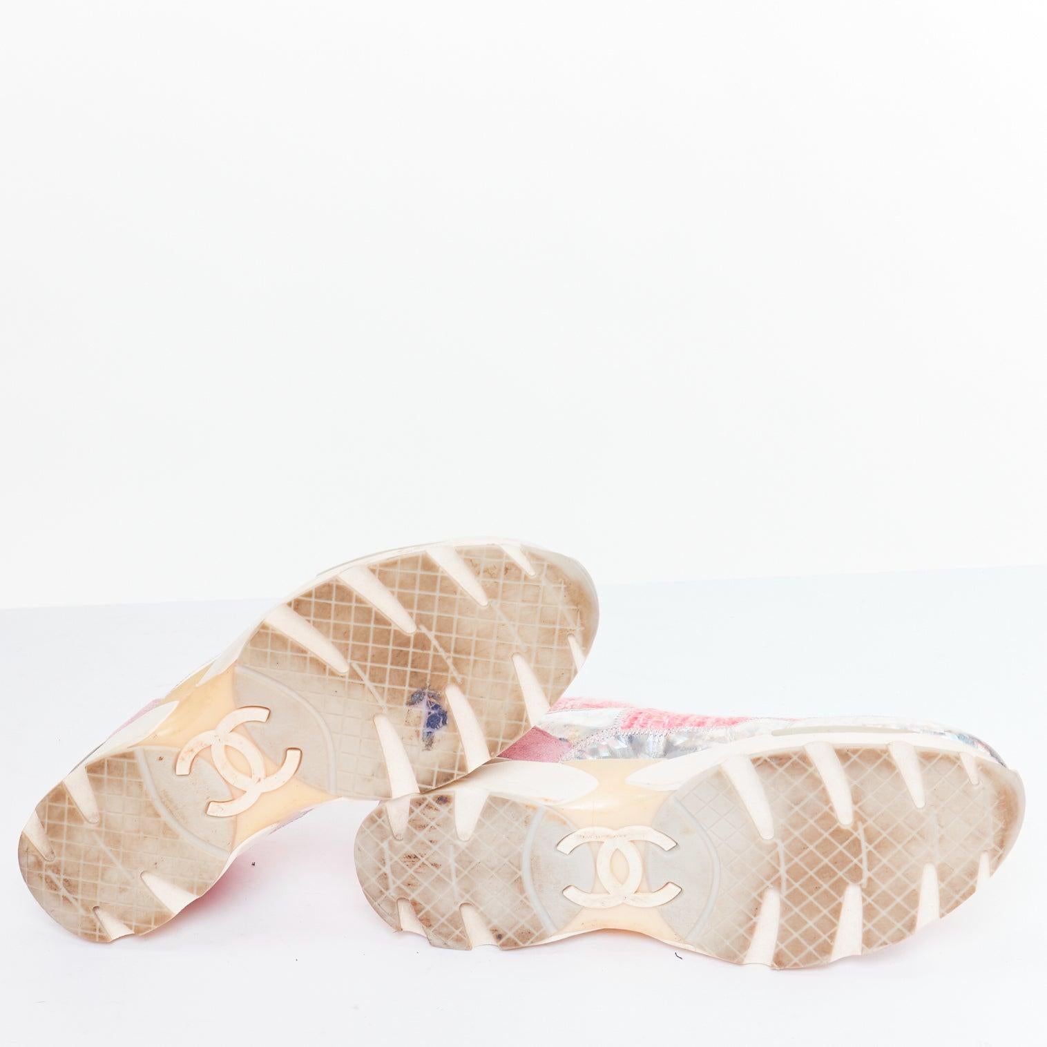 Chanel 2014 scarpe da ginnastica in pelle rosa tweed argento olografico EU38.5 in vendita 1