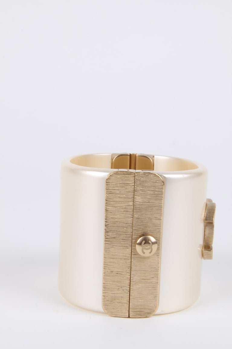 Chanel 2014B CC logo ivory-coloured resin and metal cuff bracelet For ...