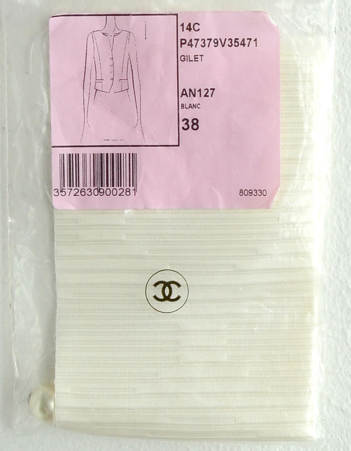Chanel 2014C Cream Silk Vest w/ Pearl CC Buttons FR38 In Excellent Condition In New York, NY
