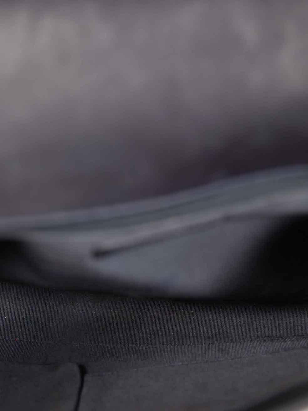 Chanel 2015-2016 Grand sac de garçon en cuir de veau noir matelassé avec anse en chaîne en vente 4