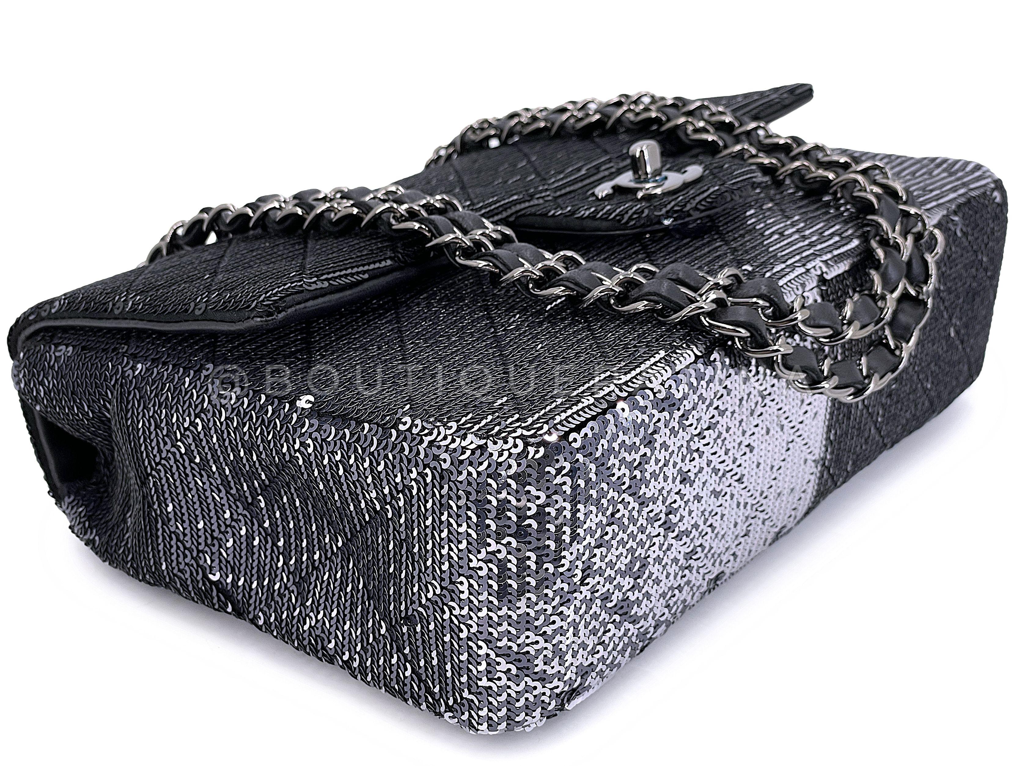 Chanel 2015 Black Silver Quilted Sequin Medium Classic Flap Bag 67572 For Sale 3