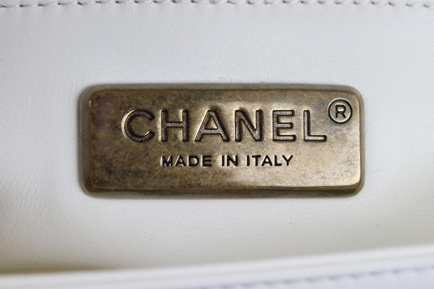 Chanel 2015 Boy Medium Umhängetasche aus Python und Leder mit Stickereien im Angebot 5