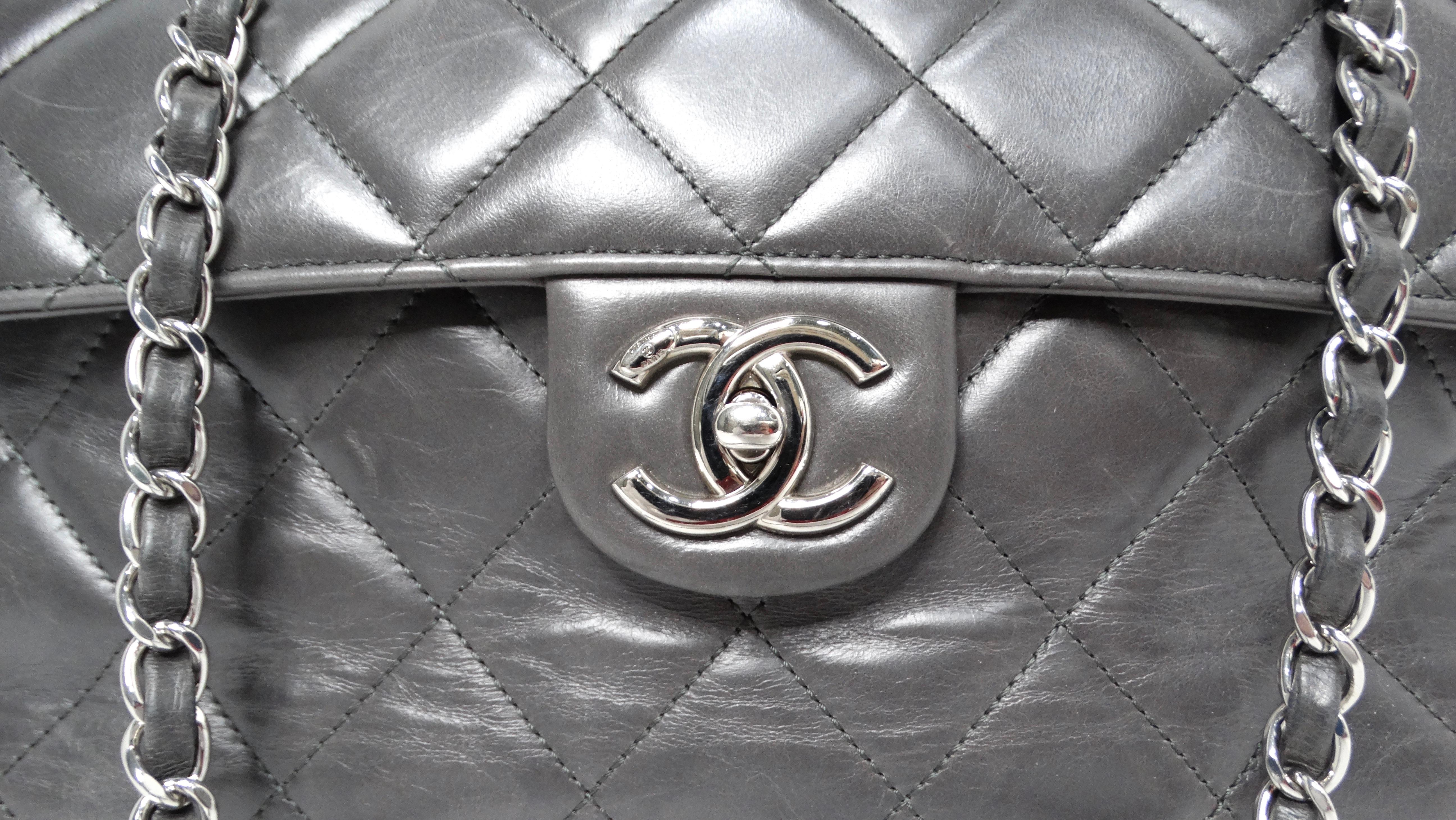 Chanel 2015 Charcoal Grey Large CC Delivery Glazed Calfskin Quilted Tote Bag In Good Condition For Sale In Scottsdale, AZ