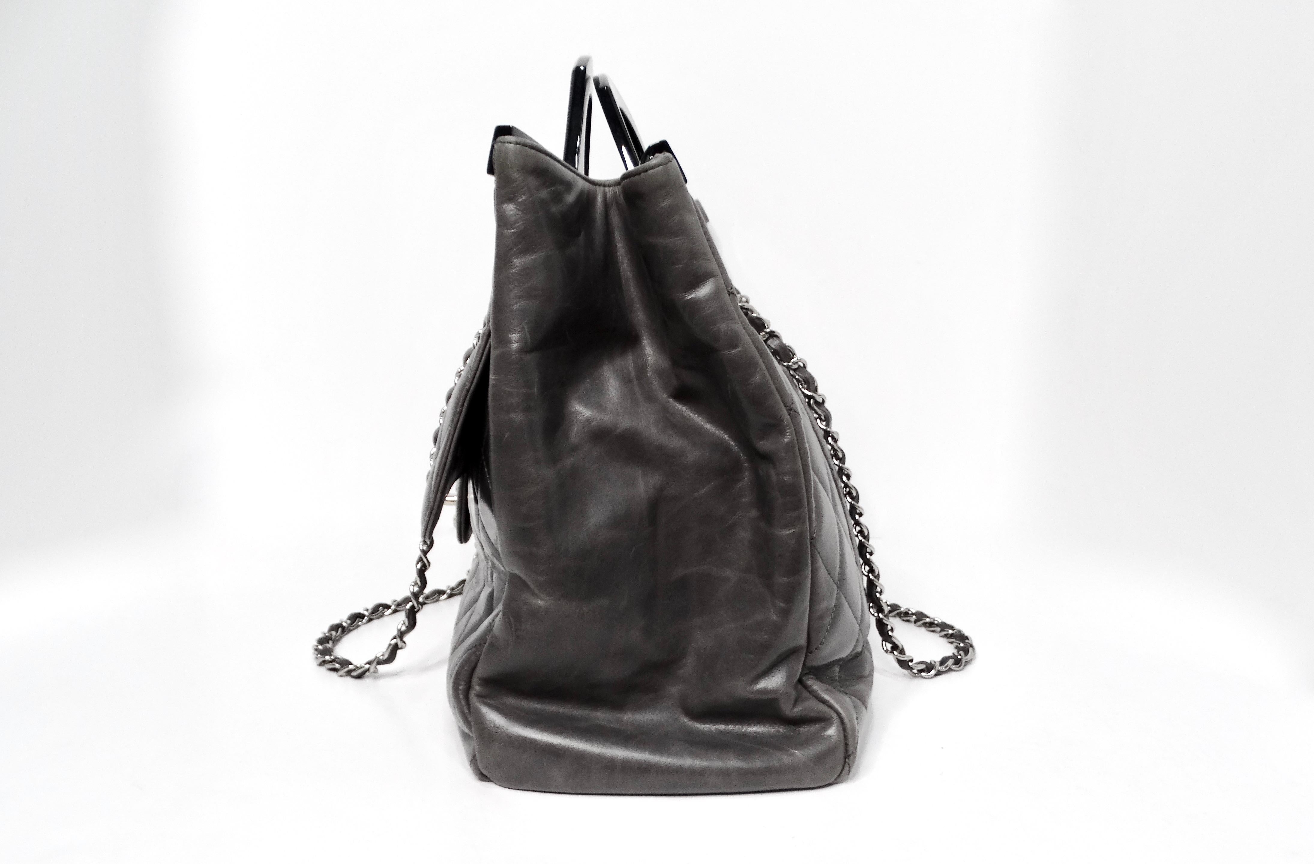 Women's or Men's Chanel 2015 Charcoal Grey Large CC Delivery Glazed Calfskin Quilted Tote Bag For Sale