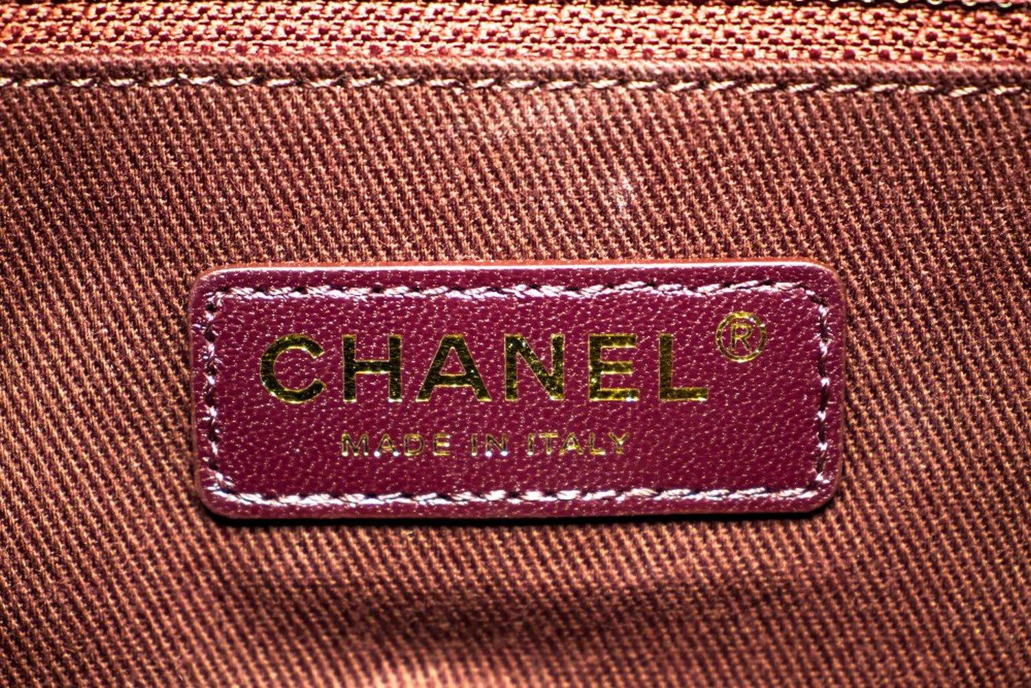 Chanel 2015 Chevron V-Stitch Leather Chain Flap Shoulder Bag For Sale 11