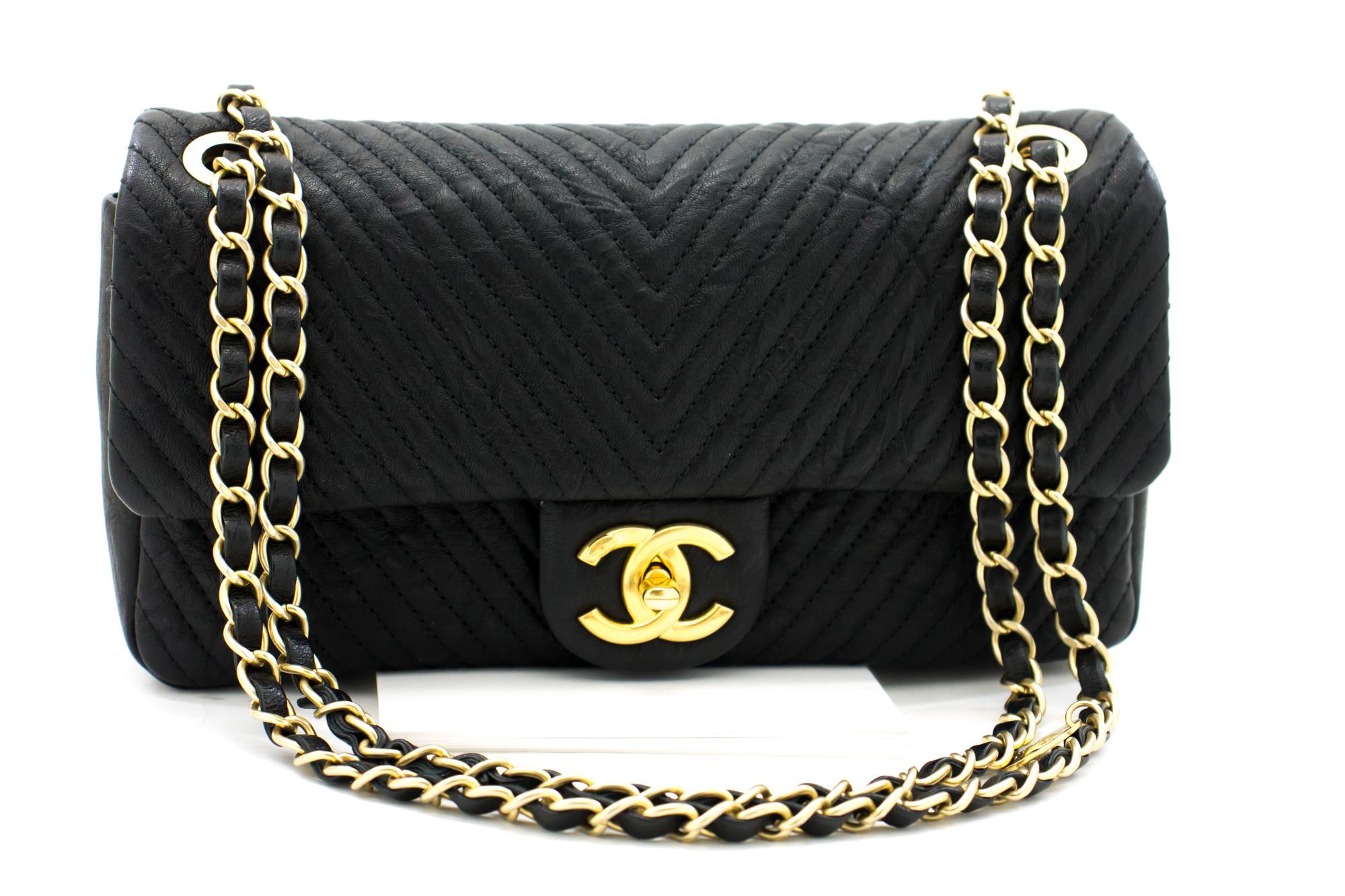 An authentic Chanel 2015 Chevron V-Stitch Leather Chain Flap Shoulder Bag. The color is Black. The outside material is Leather. The pattern is Solid. This item is Contemporary. The year of manufacture would be 2015.
Conditions & Ratings
Outside