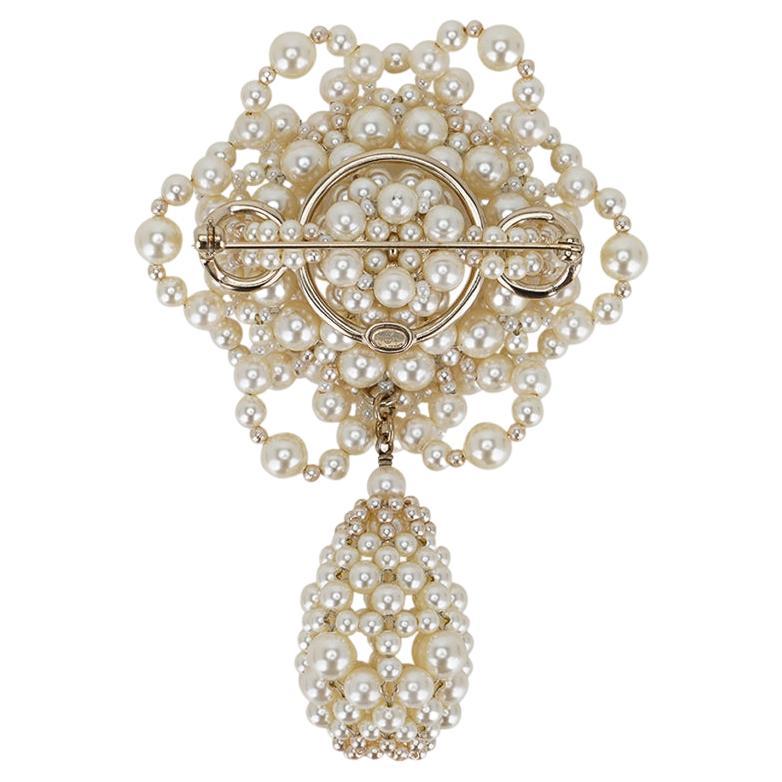 Chanel 2015 Fresh Water Pearl Brooch Abstract Camelia with Drop For Sale 2