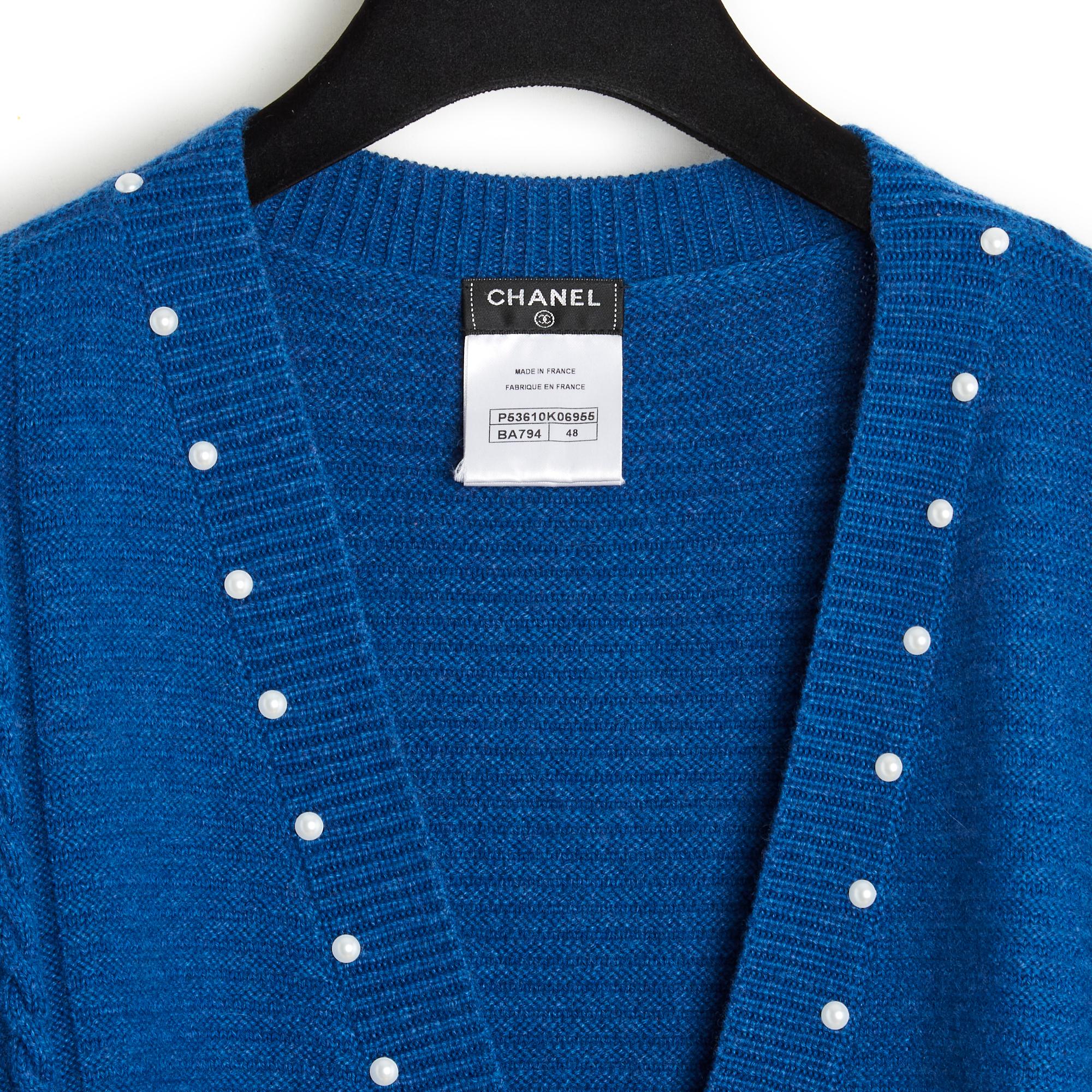 Femenino o masculino Chanel 2015 Gilet Gabrielle FR48 Azul Algodón Cachemira Perlas Cardigan UK20 US18 en venta