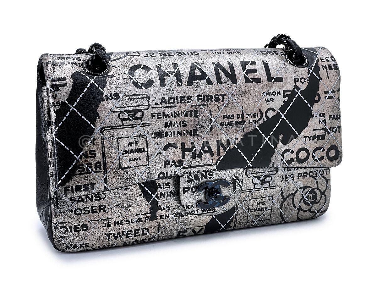 Chanel 2015 Graffiti Newspaper Medium Classic Double Flap Bag So Black 67856 In Excellent Condition For Sale In Costa Mesa, CA