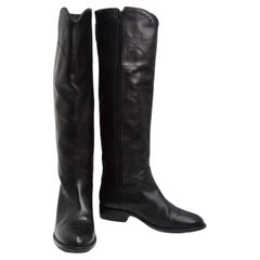 Stivali da equitazione Chanel 2015 in pelle nera con logo CC intrecciato