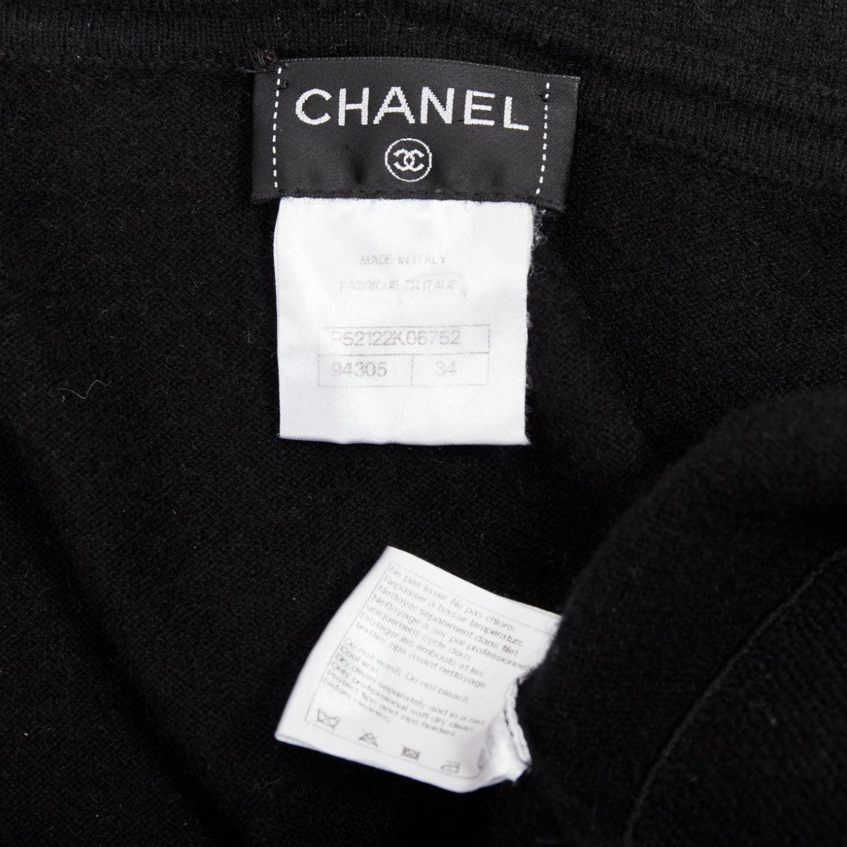 Chanel 2015 Karl Lagerfeld for Chanel 100% cashmere nero doppia tasca CC con cappuccio FR34 XS in vendita 4