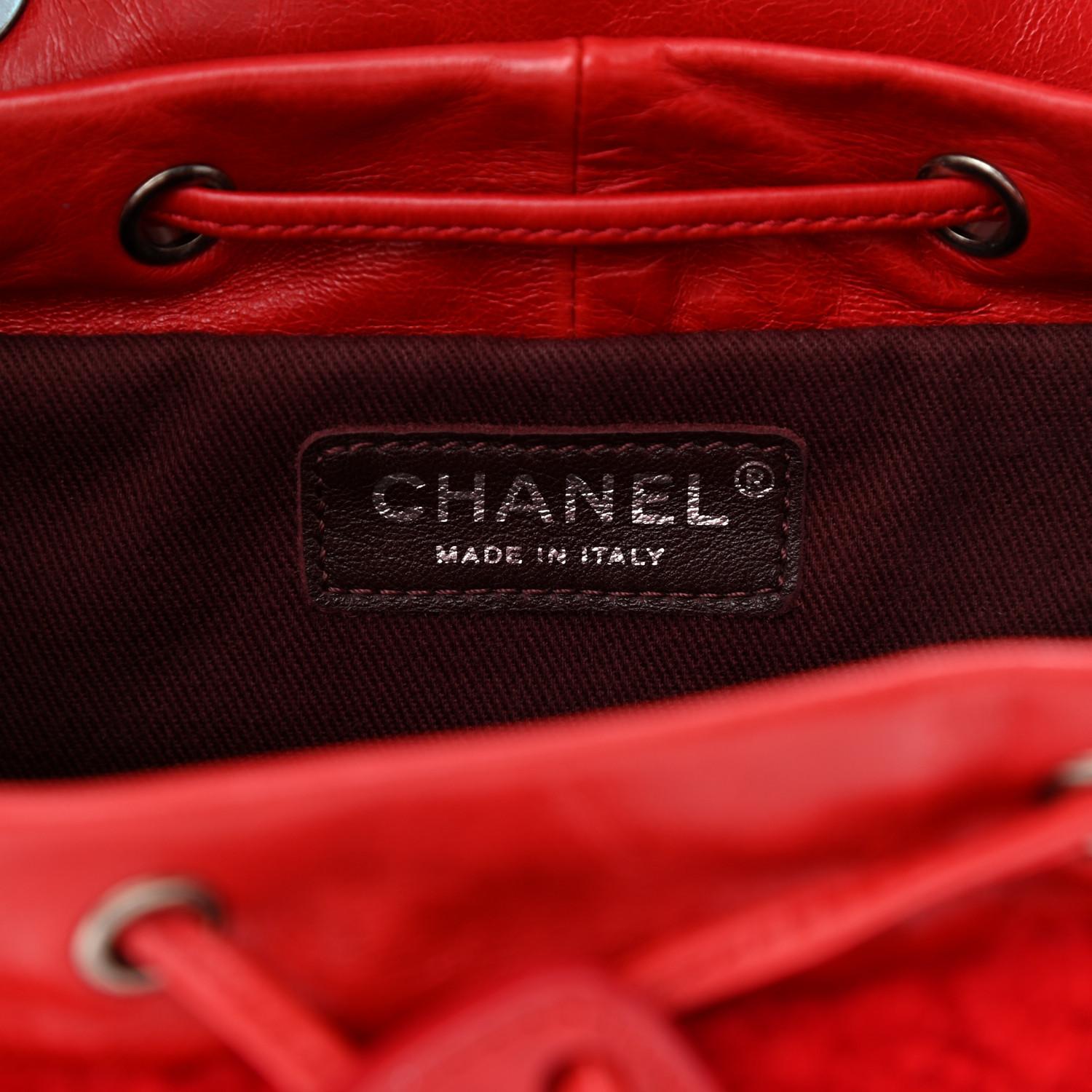 Chanel 2015 Paris-Salzburg Mountain Red Shearling Leather Rucksack Backpack Bag For Sale 2