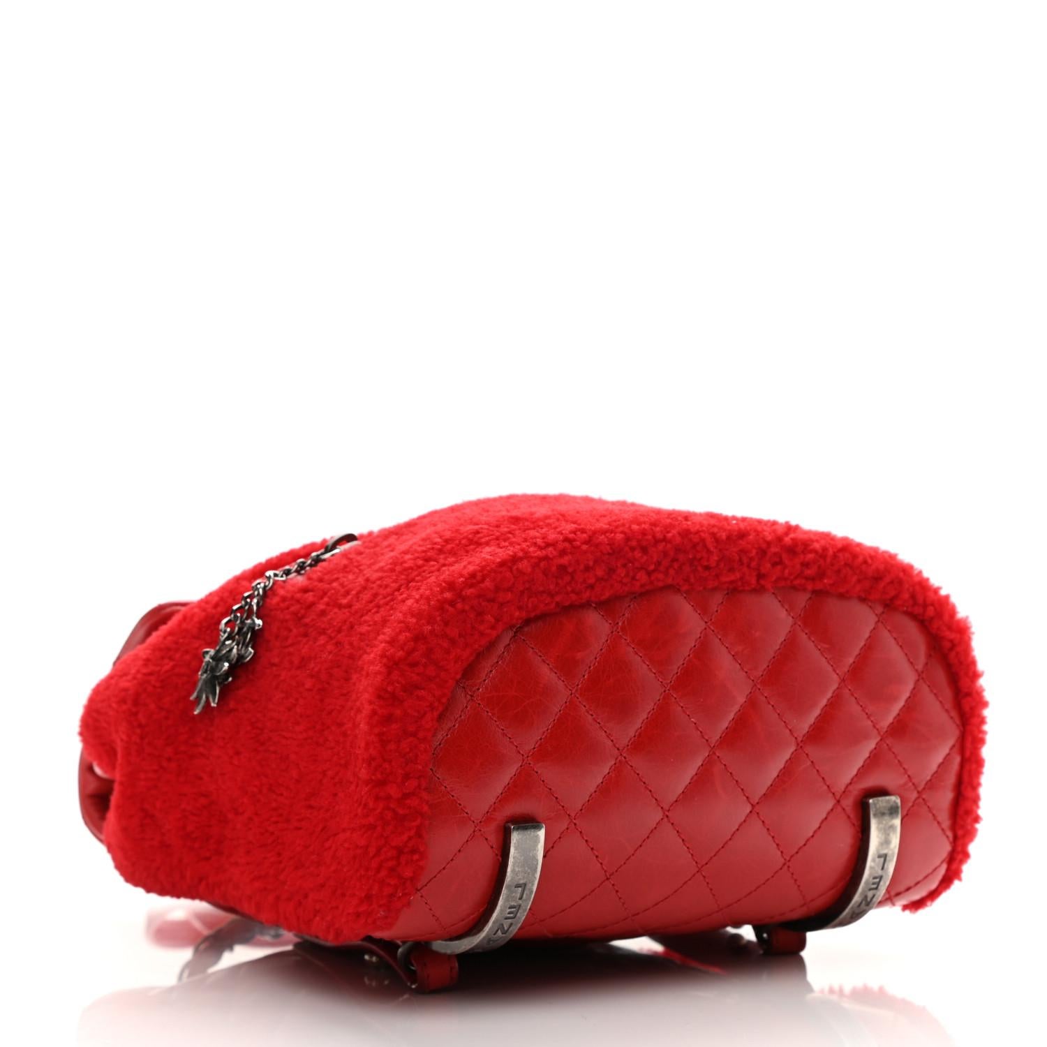 Chanel 2015 Paris-Salzburg Bergrot Shearling Leder Rucksack Backpack Bag (Rot) im Angebot