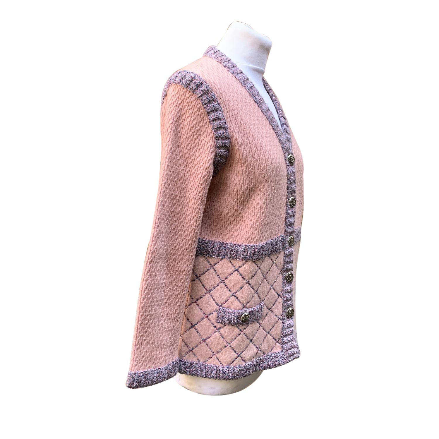 Women's Chanel 2015 Pink Silk and Cashmere Knit Cardigan Size 40 FR For Sale