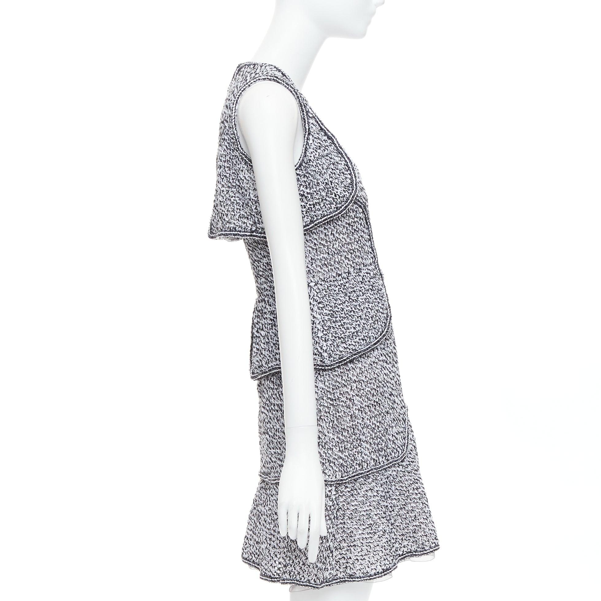CHANEL 2015 Runway grey cotton tweed CC button ruffle dress FR36 S In Excellent Condition For Sale In Hong Kong, NT