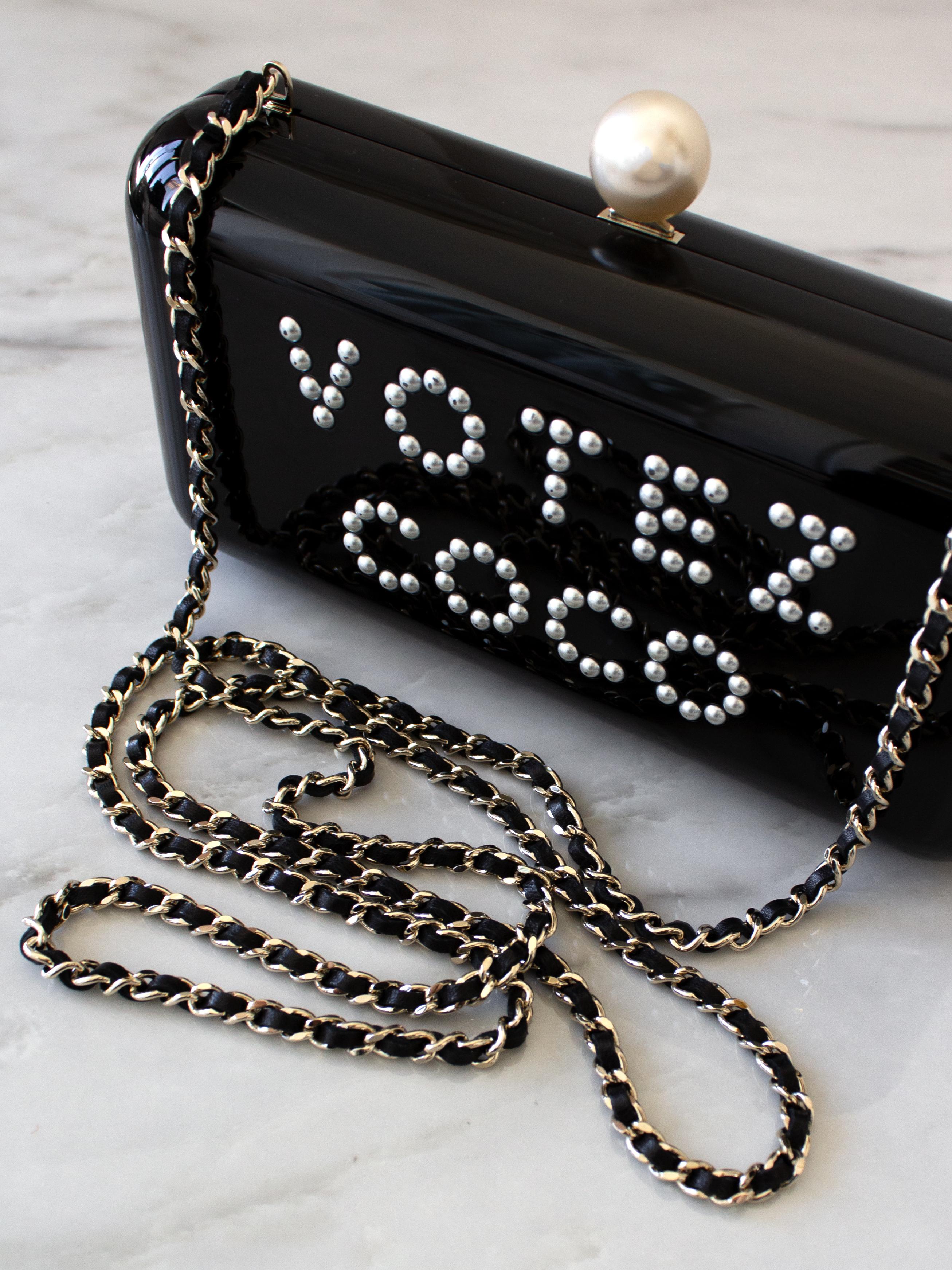 Chanel 2015 Votez Coco Schwarz Perle Plexiglas Minaudiere Abend Clutch Bag im Angebot 12