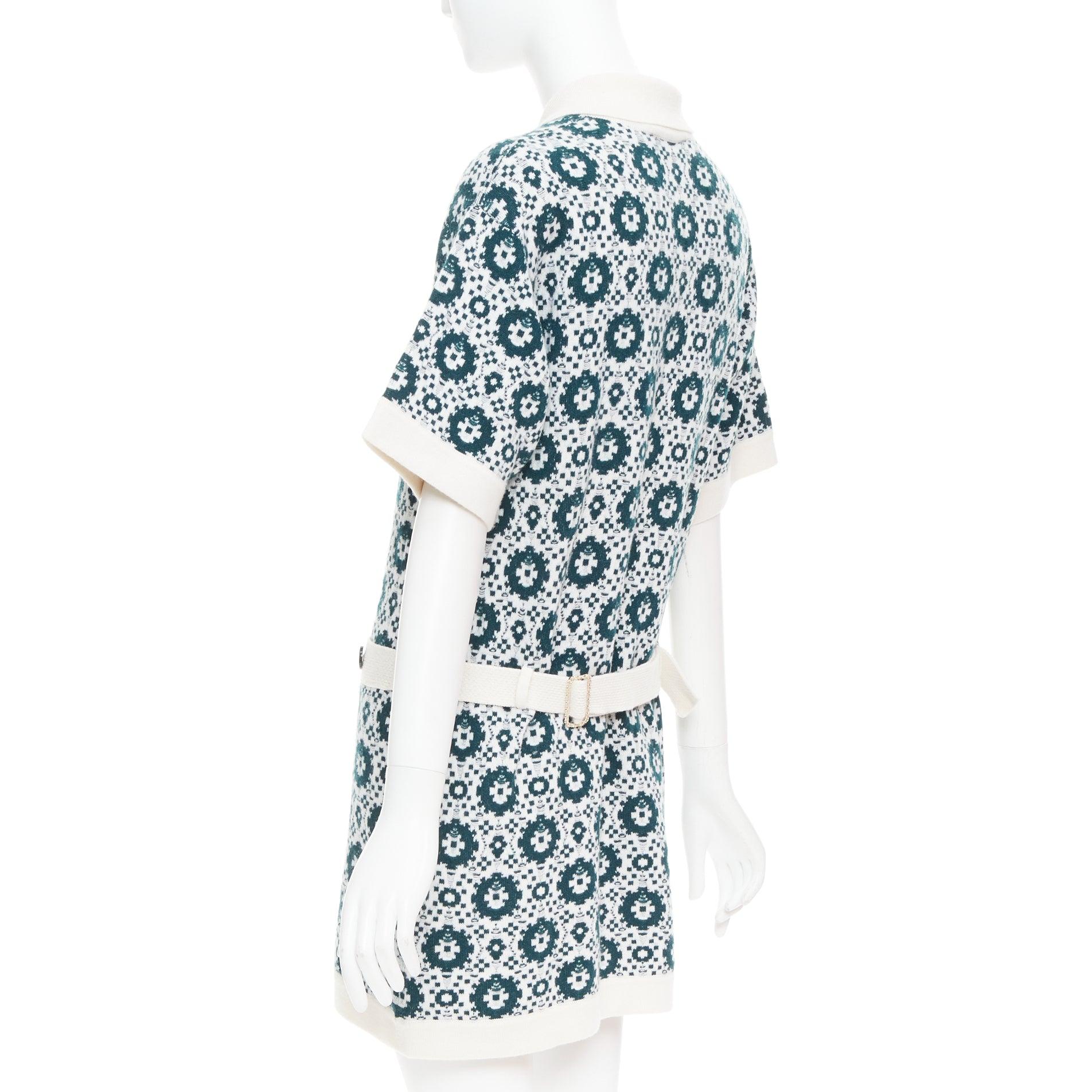 CHANEL 2016 Robe polo en maille 100% cachemire vert mosaïque CC button FR38 M en vente 1