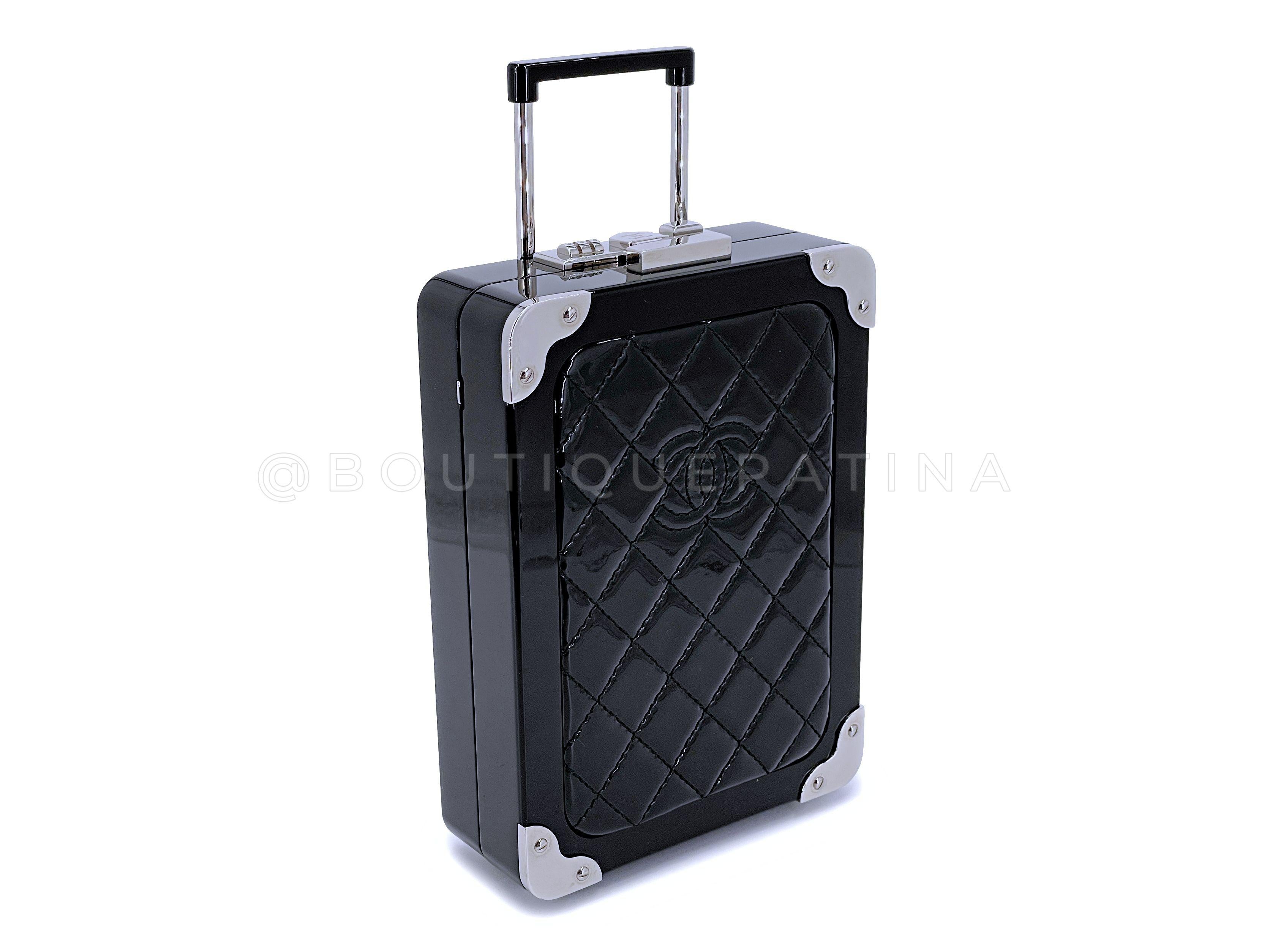 Chanel 2016 Airlines Evening In The Air Trolley Minaudière Bag Black 67163 In Excellent Condition For Sale In Costa Mesa, CA