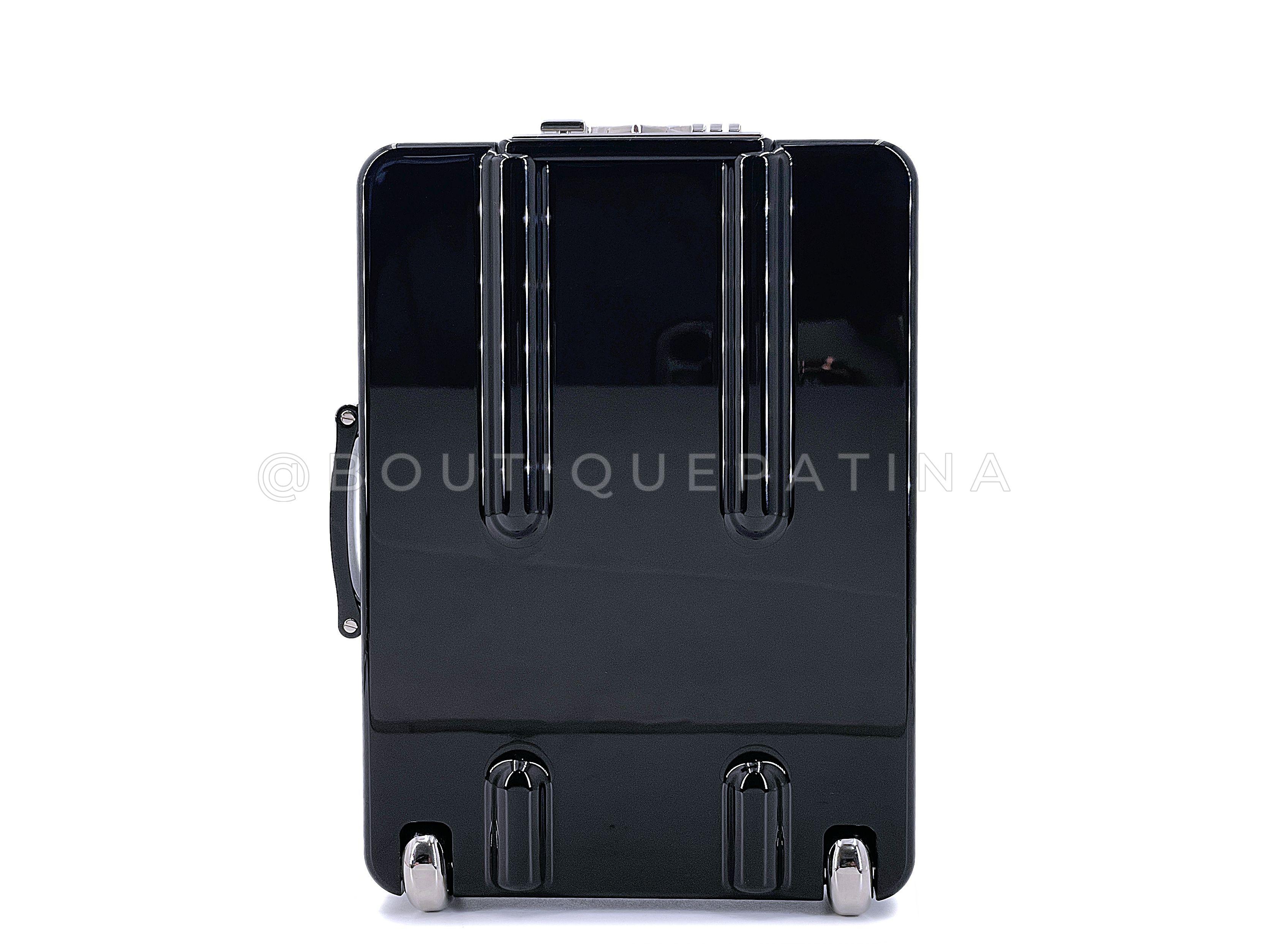 Chanel 2016 Airlines Evening In The Air Trolley Minaudière Bag Gray Silver 67681 For Sale 3