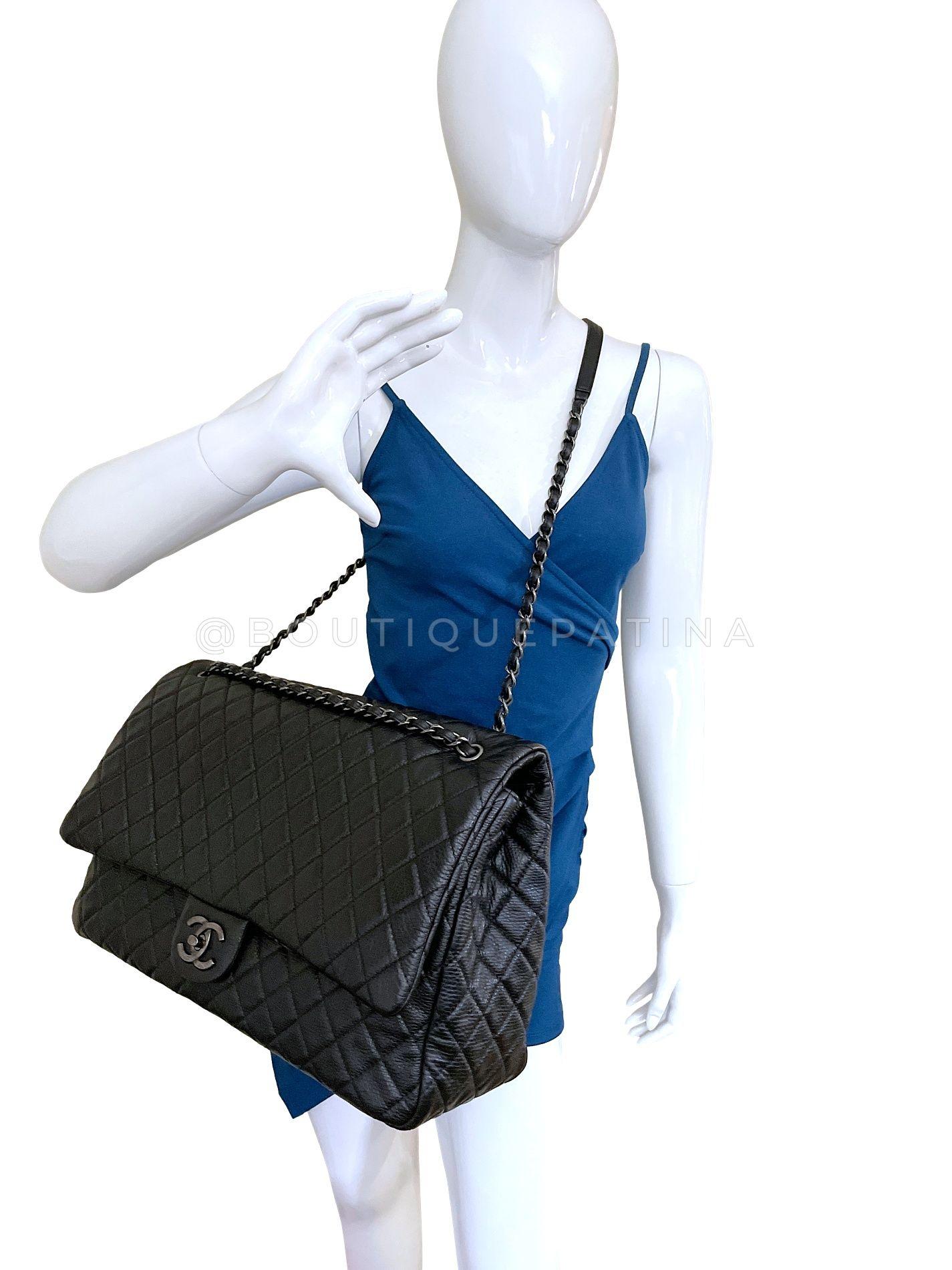 Chanel 2016 Black Grained Calfskin Airlines XXL Flap Bag 68161 For Sale 12