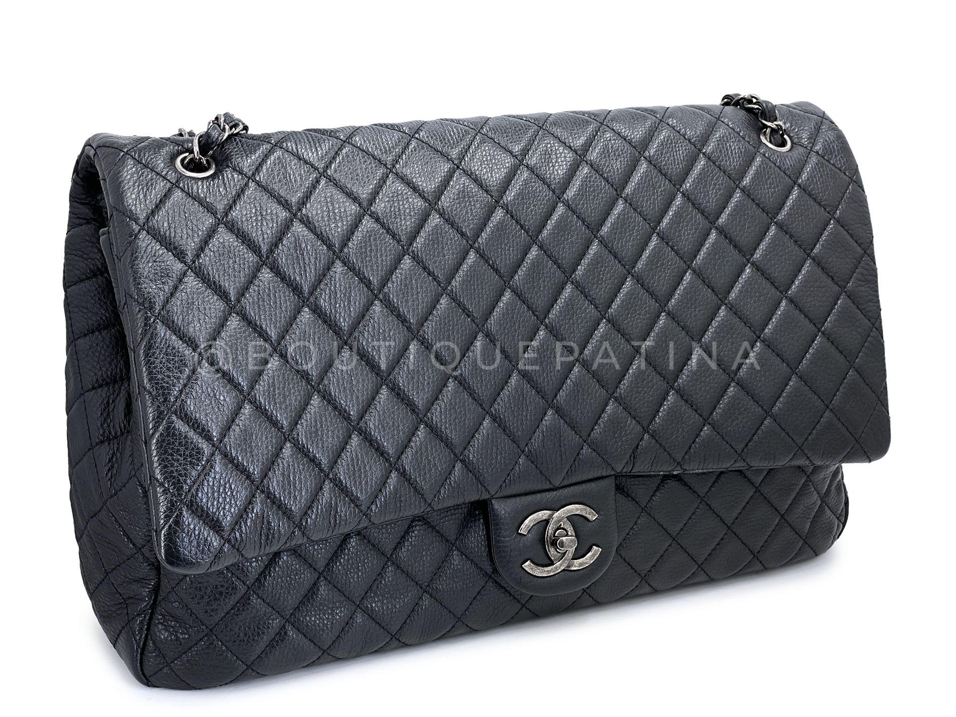 Chanel 2016 Black Grained Calfskin Airlines XXL Flap Bag 68161 In Excellent Condition For Sale In Costa Mesa, CA