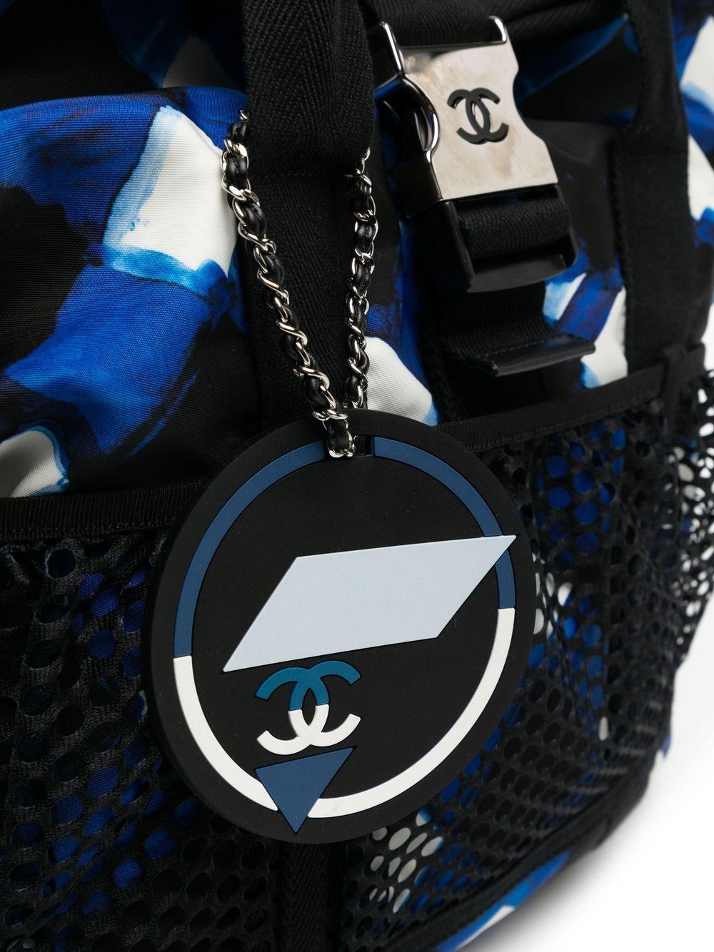 Chanel 2016 Borsa da viaggio in nylon blu Tweed con stampa a diamante blu In condizioni buone in vendita a Miami, FL