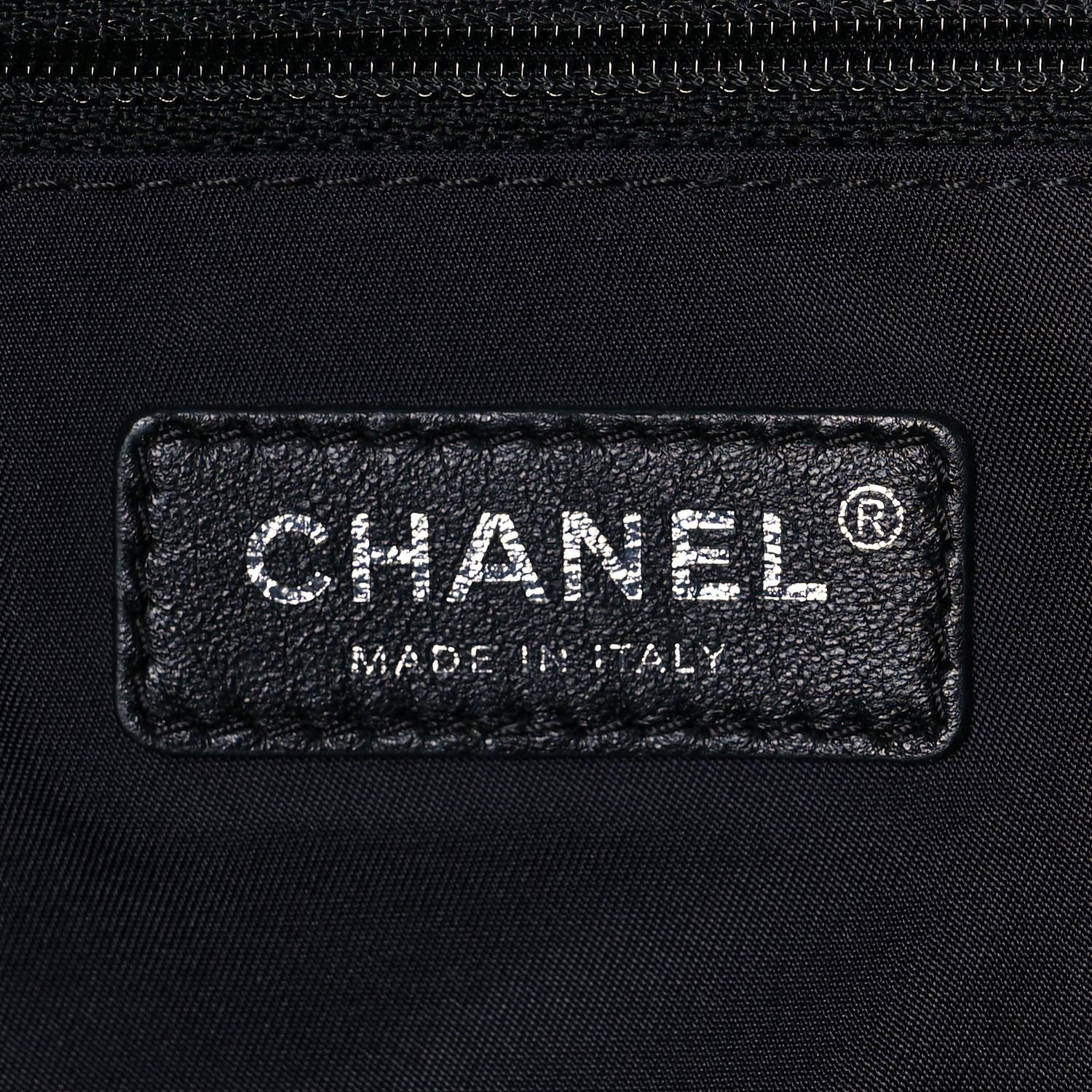 Sac cabas de voyage Chanel en tweed bleu imprimé diamants, 2016 en vente 4
