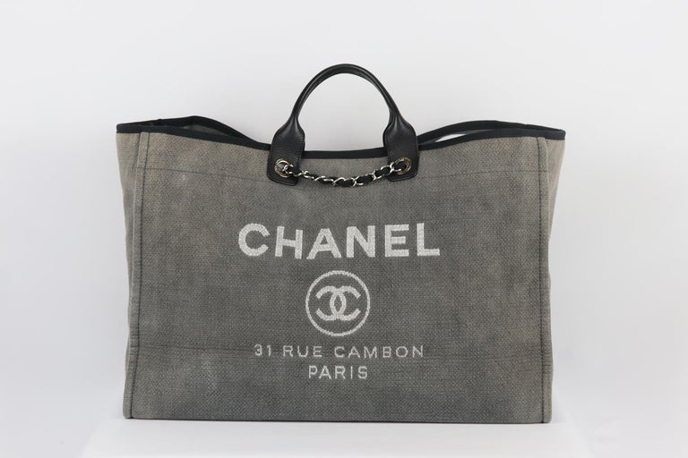 CC DEAUVILLE LARGE 38 TOTE BAG IN GREY CANVAS WITH BLACK LOGO