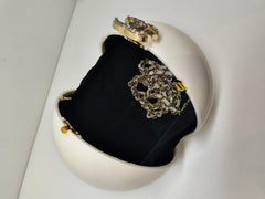 Chanel 2016 Dubai Limited Edition Ball Sling Clutch Duo Waschtischtasche mit Kette mit Kette