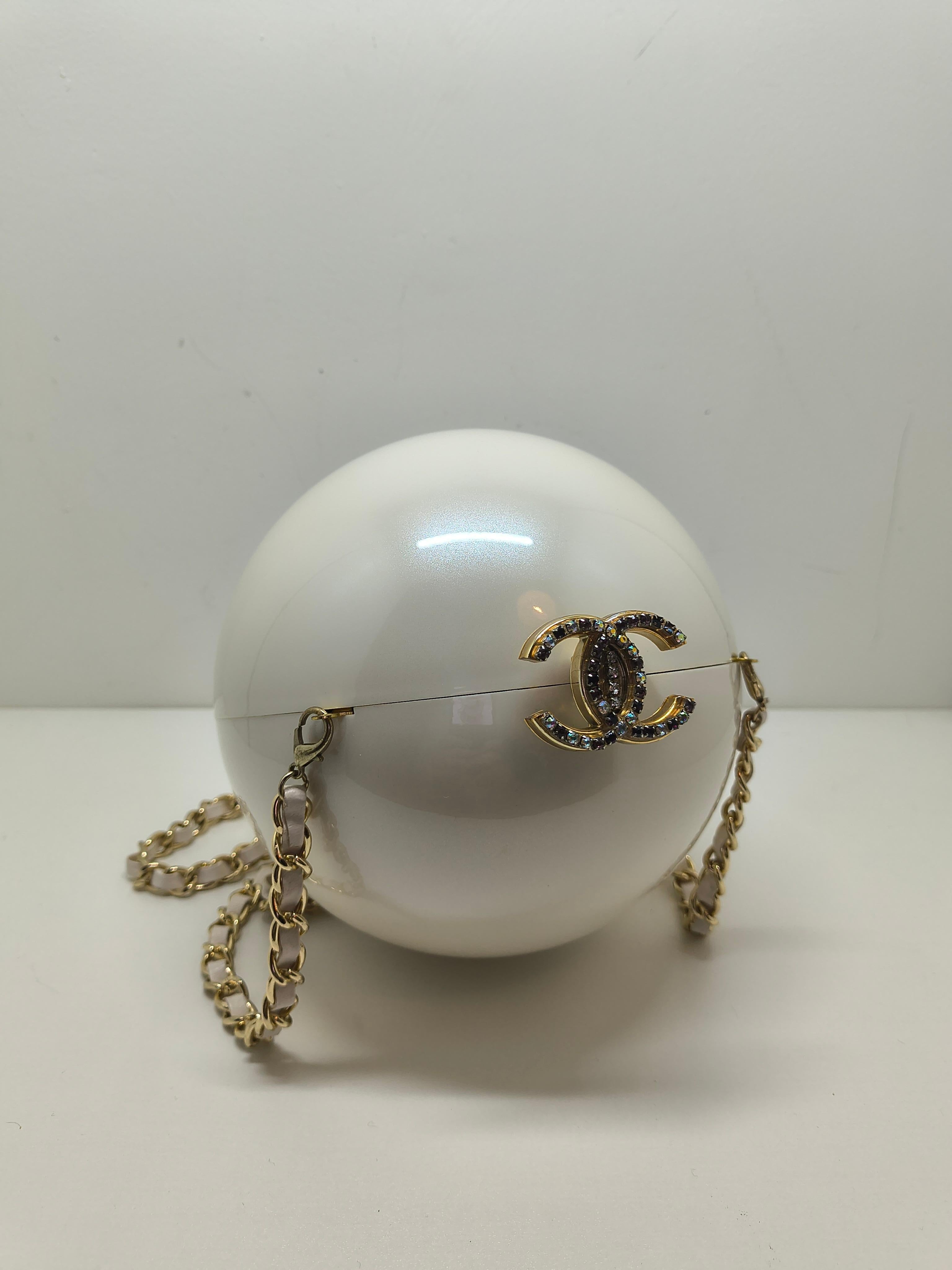 Chanel 2016 Dubai Limited Edition Ball Sling Clutch Duo Vanity Bag with Chain 1