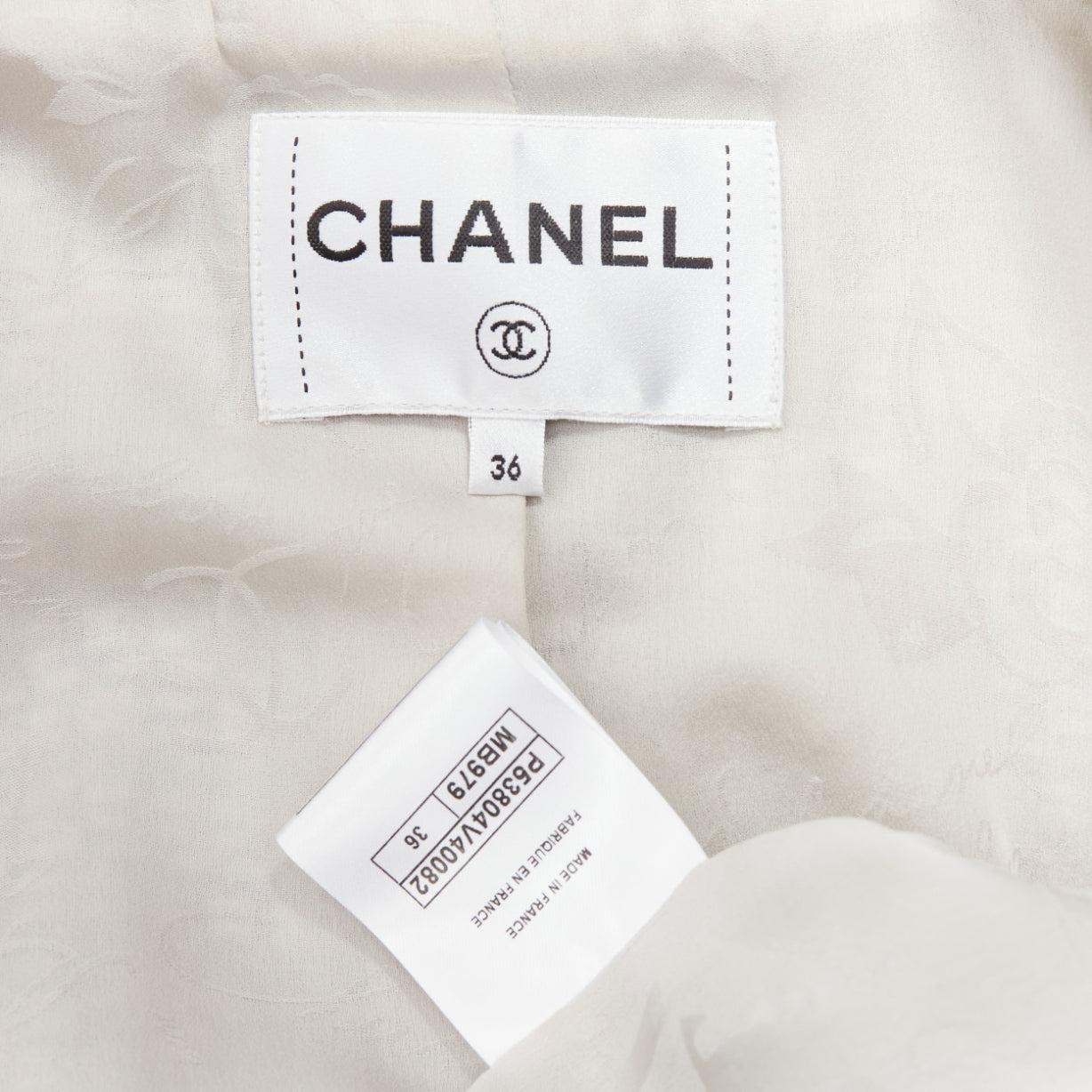 Chanel 2016 Fantasy Tweed argento CC bottoni maniche a polsino giacca FR36 S in vendita 4