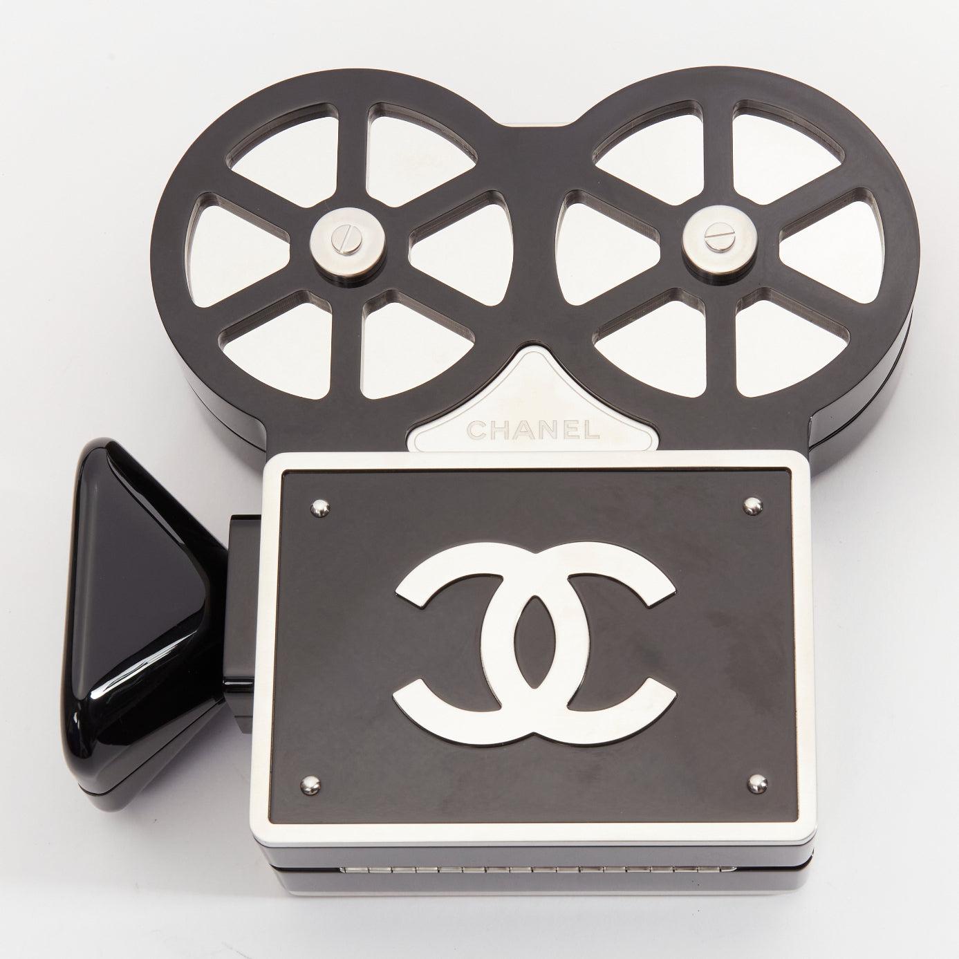 CHANEL 2016 Rome M√©tiers D‚Äôart Limited Edition Buonasera Film Projector Minaudiere bag
Reference: TGAS/D00764
Brand: Chanel
Designer: Karl Lagerfeld
Model: Buonasera Film Projector Minaudiere
Collection: 2016 Rome M√©tiers D‚Äôart
Material: