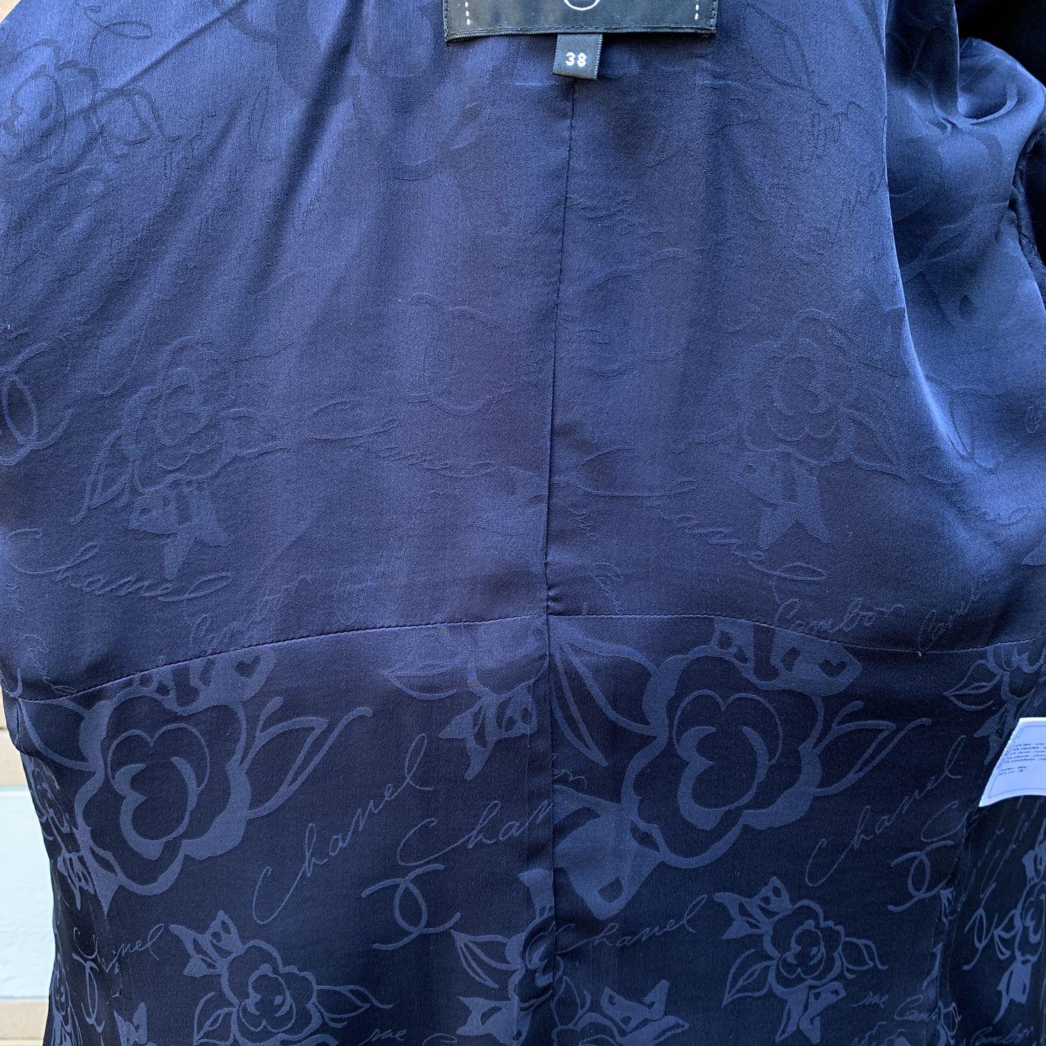 Chanel 2016 Navy Blue Wool Zip Front Bouclé Jacket Size 38 FR For Sale 4