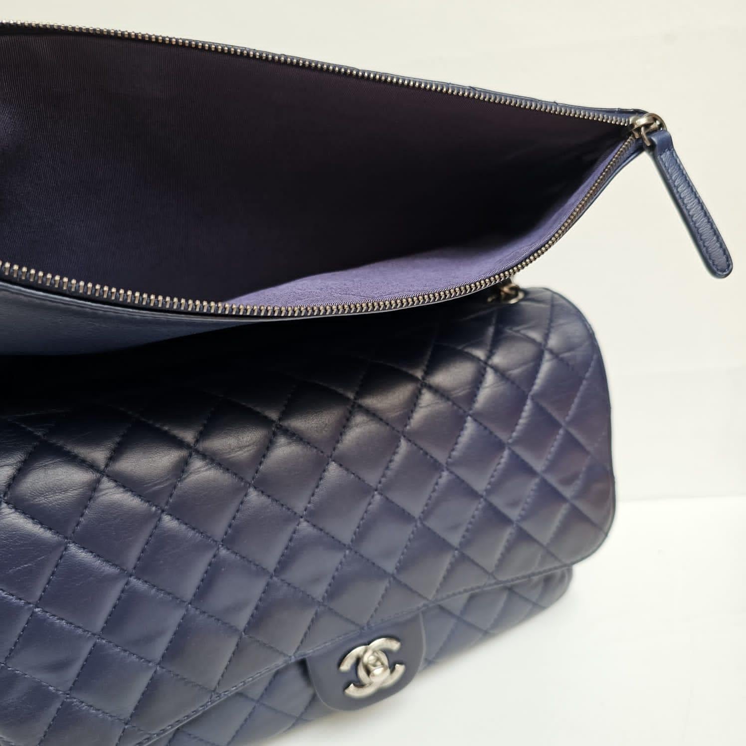Chanel 2016 Navy Jumbo Calfskin Quilted Zip Flap Shoulder Bag For Sale 6