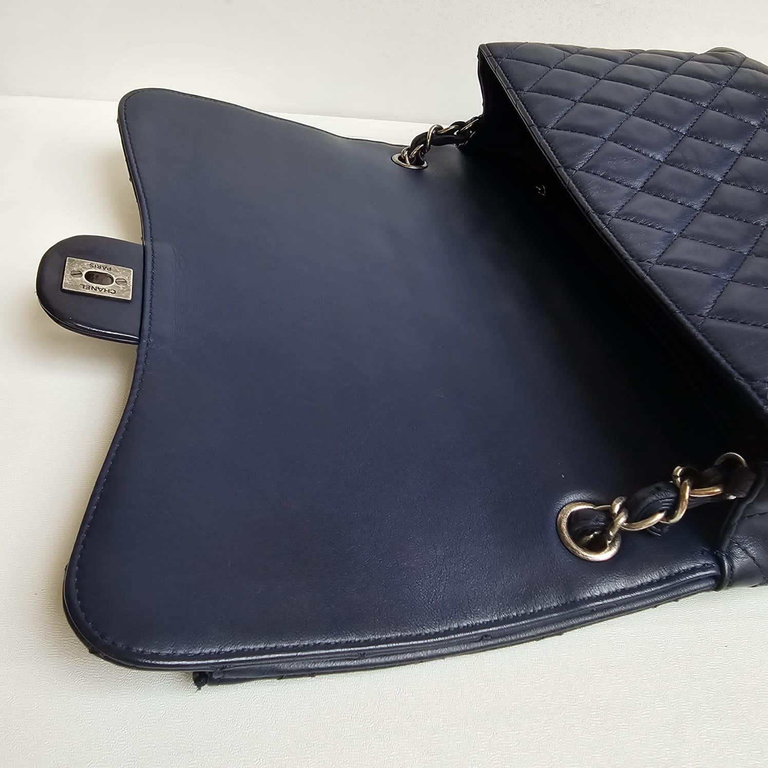 Chanel 2016 Navy Jumbo Calfskin Quilted Zip Flap Shoulder Bag For Sale 8