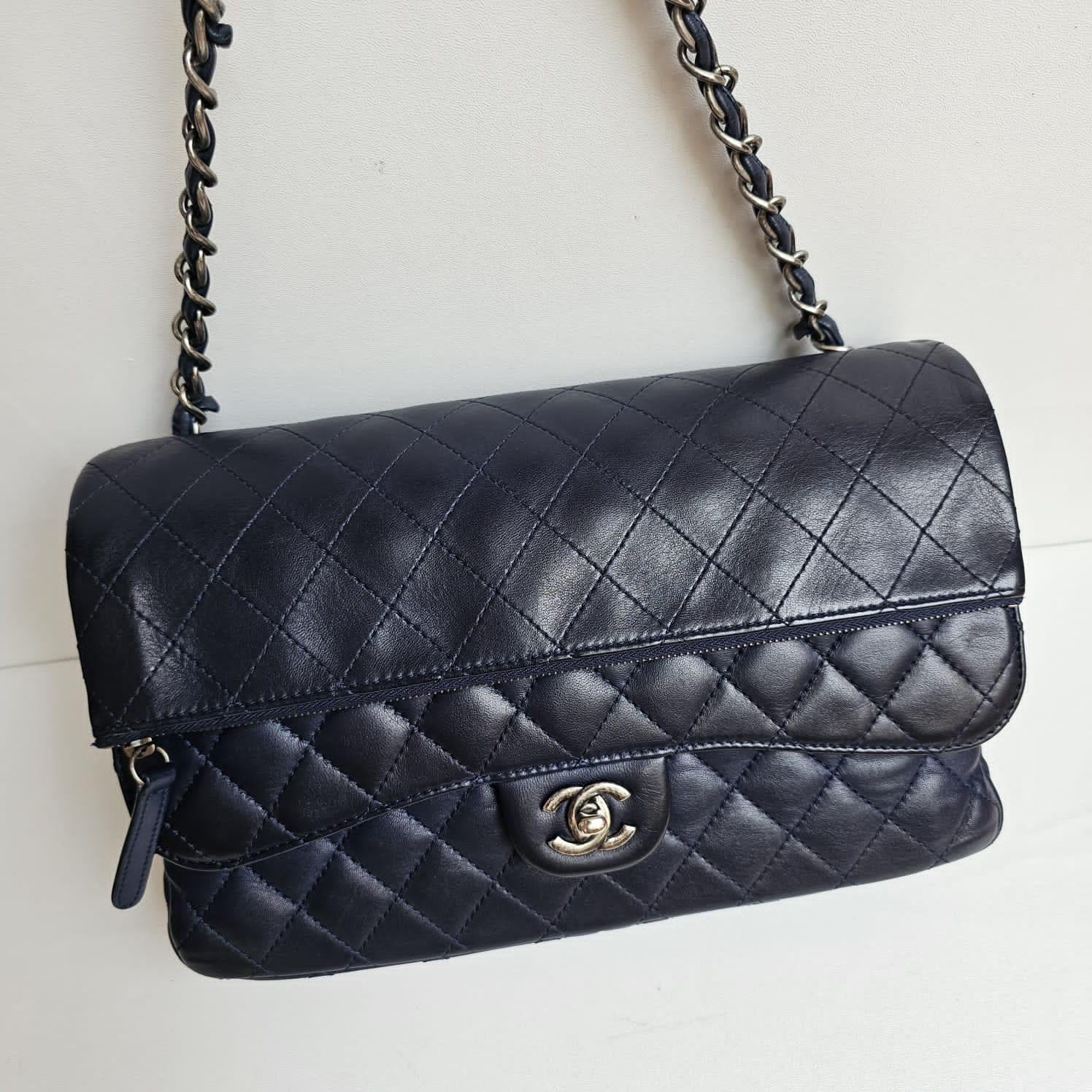 Chanel 2016 Navy Jumbo Calfskin Quilted Zip Flap Shoulder Bag For Sale 10
