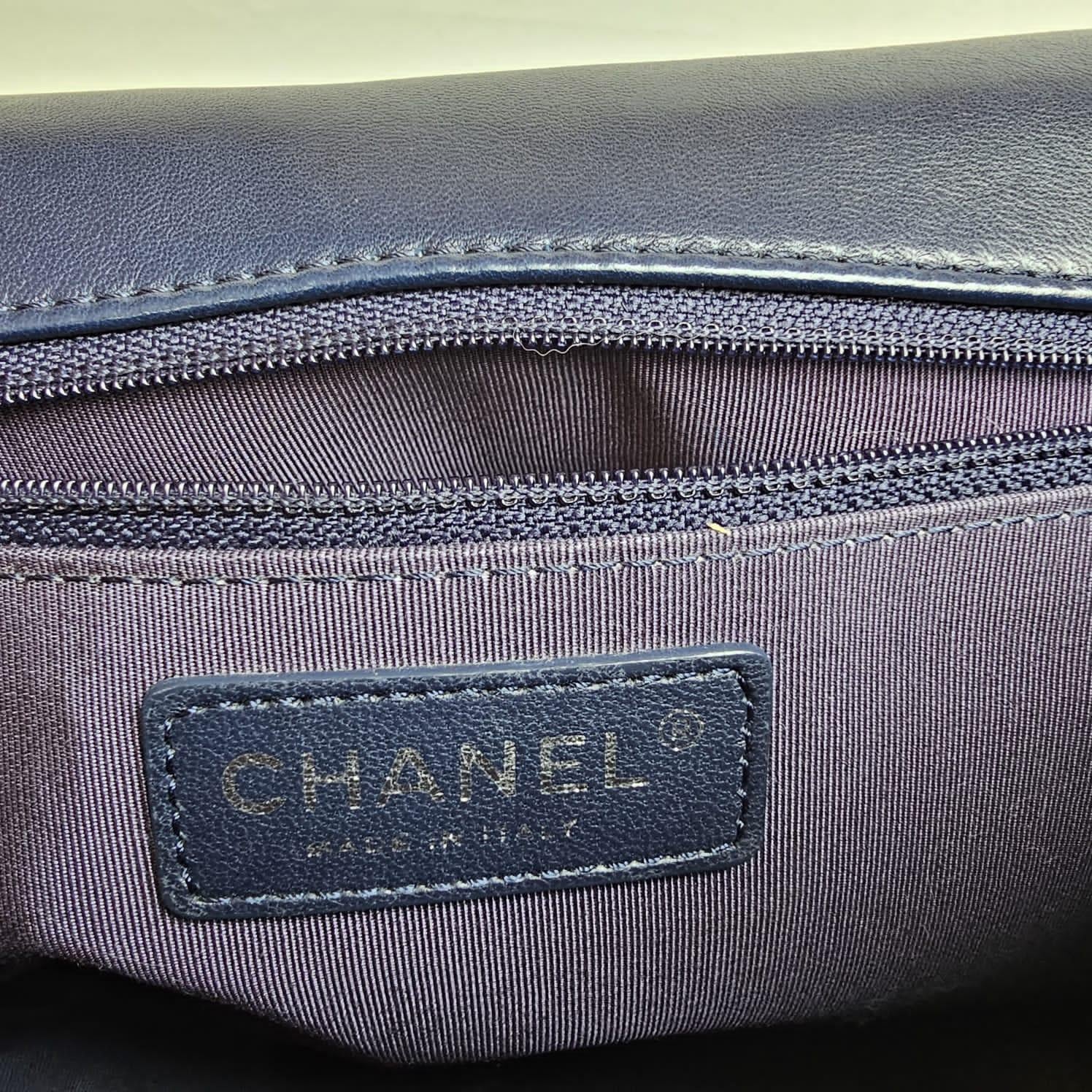 Chanel 2016 Navy Jumbo Calfskin Quilted Zip Flap Shoulder Bag For Sale 4